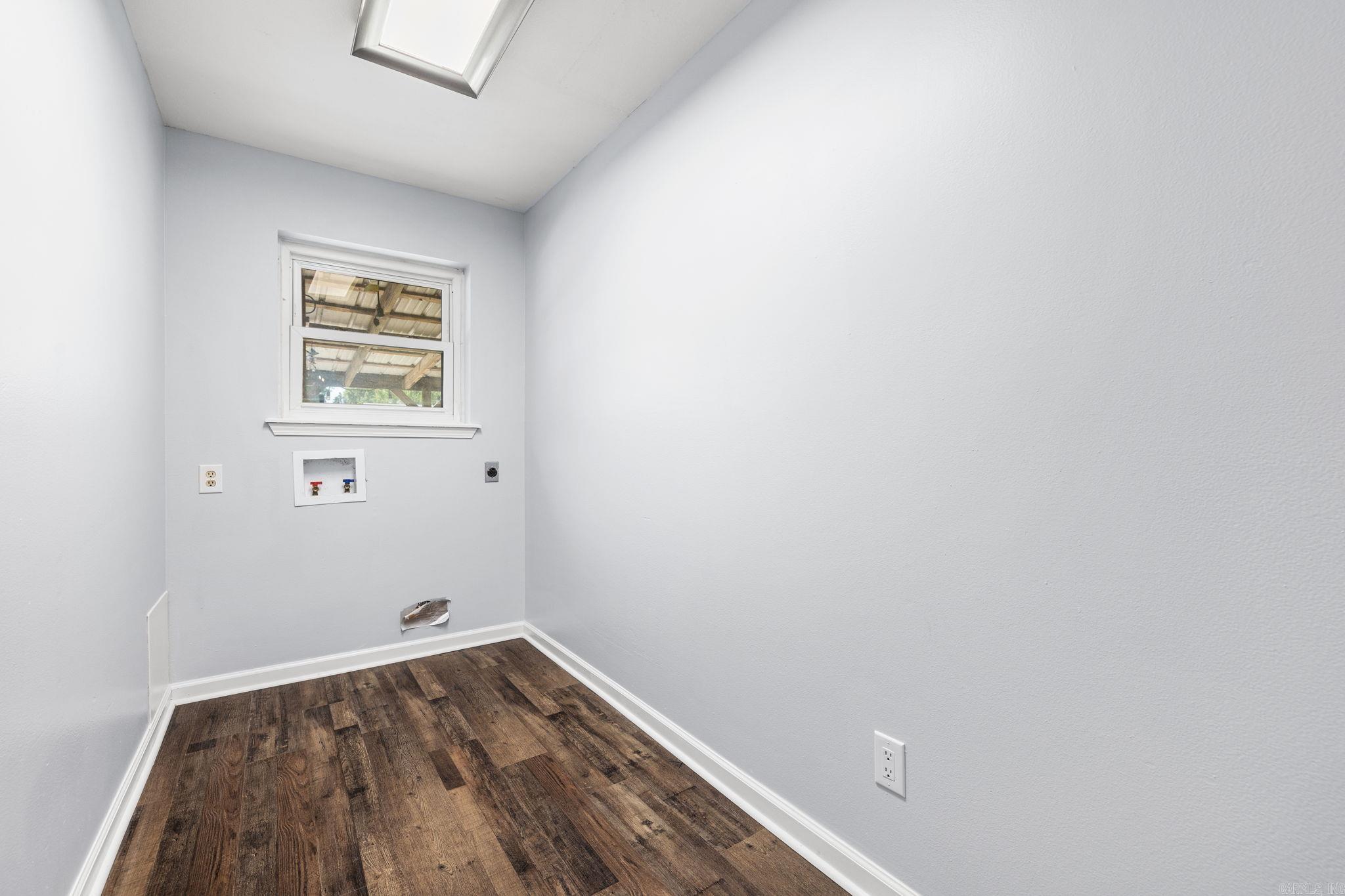 COUNTRY WOOD SUB UNIT - Residential