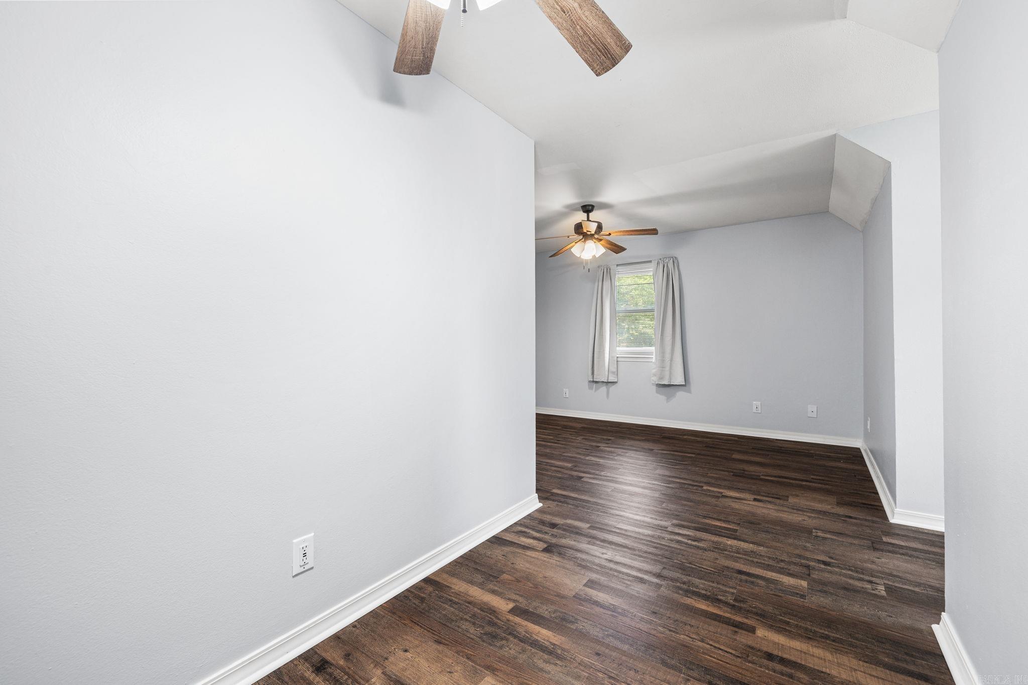 COUNTRY WOOD SUB UNIT - Residential