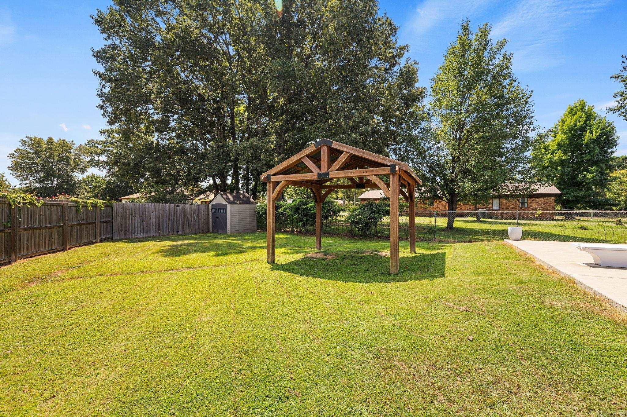 COUNTRY WOOD SUB UNIT - Residential
