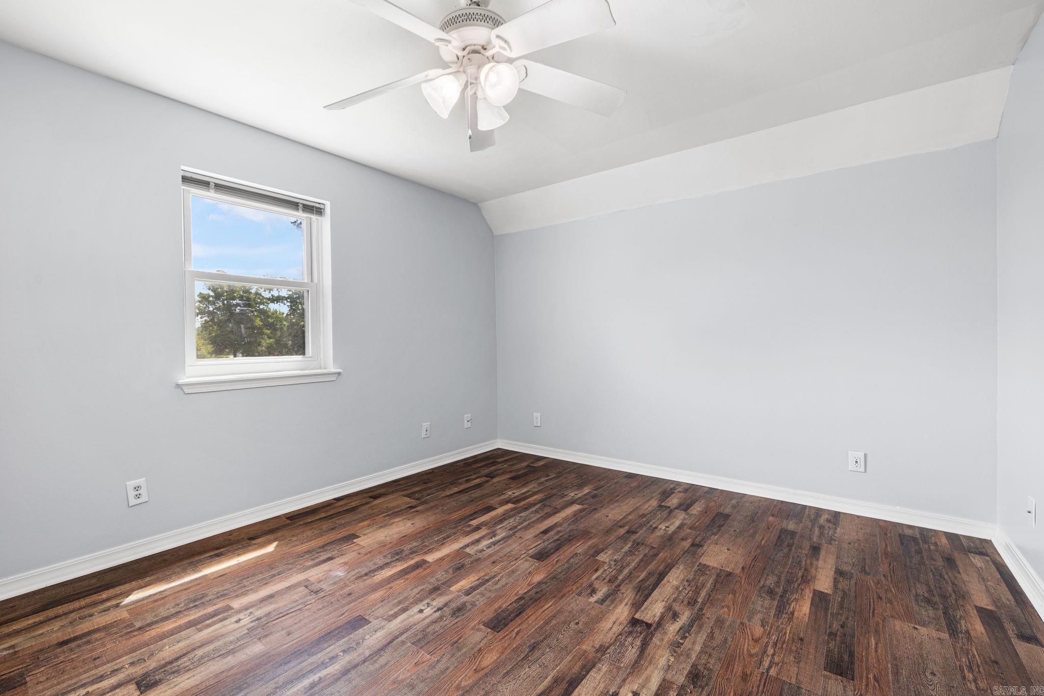 COUNTRY WOOD SUB UNIT - Residential
