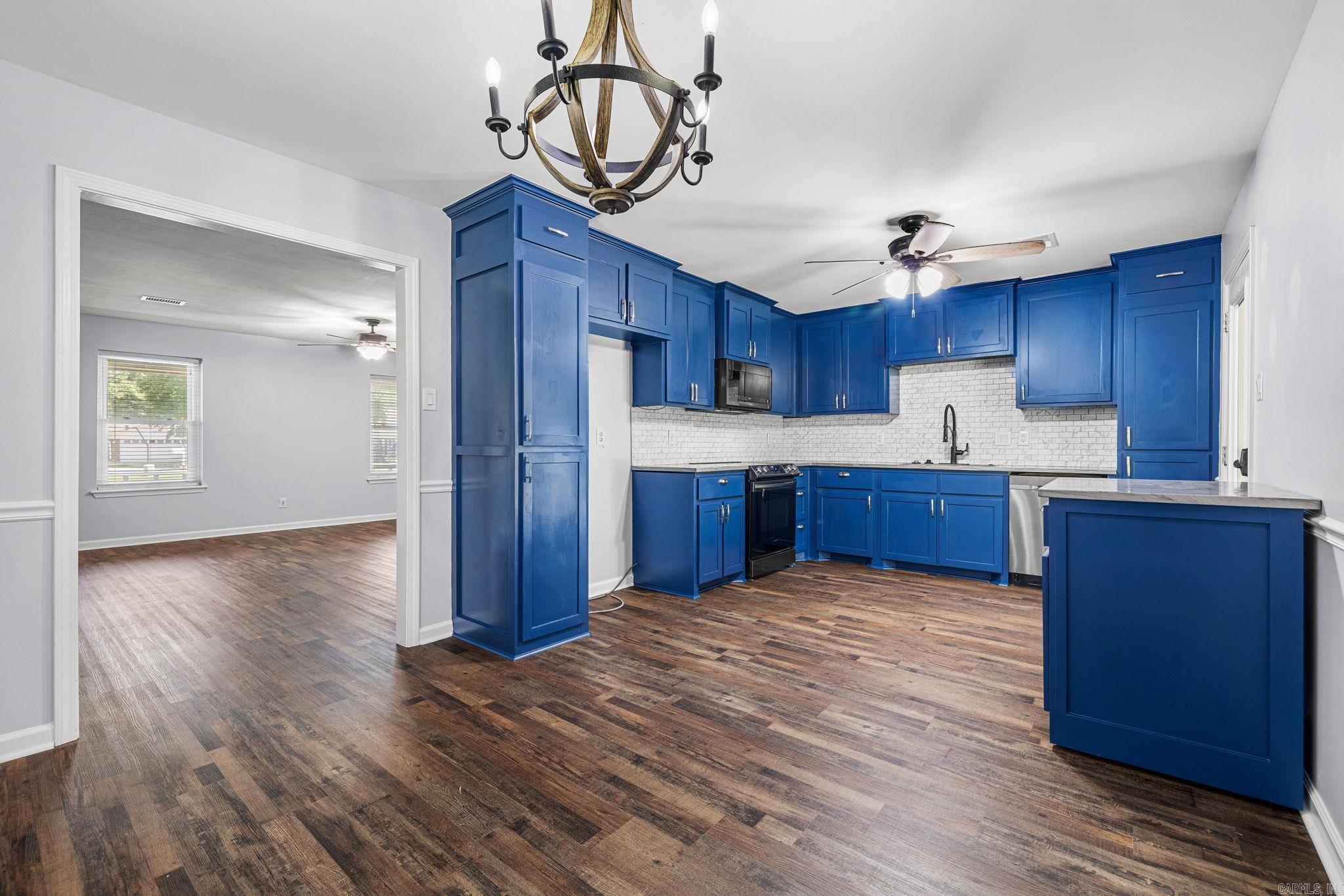 COUNTRY WOOD SUB UNIT - Residential