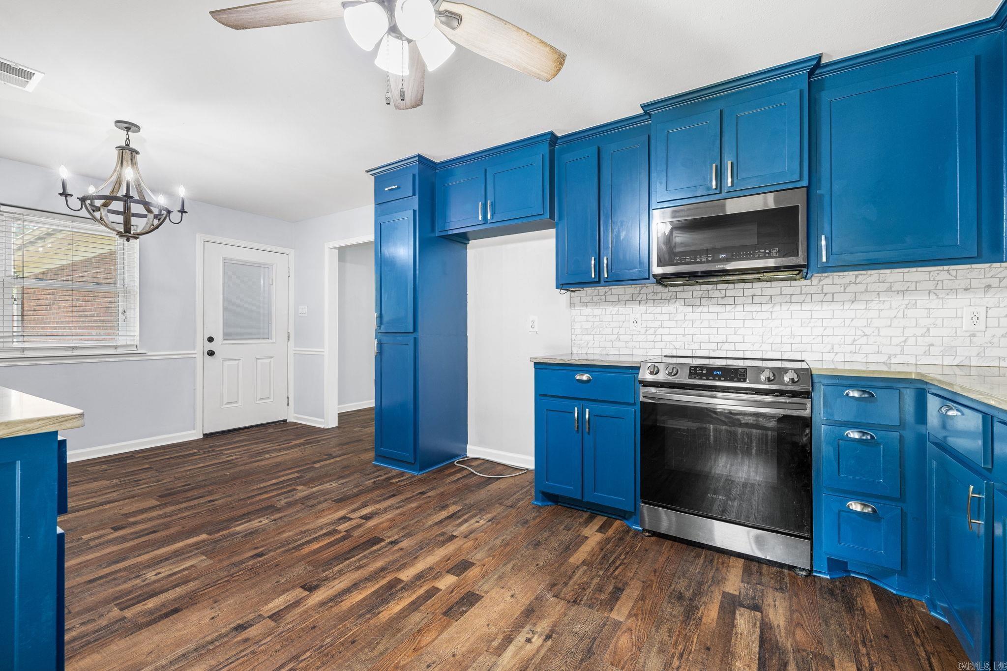 COUNTRY WOOD SUB UNIT - Residential