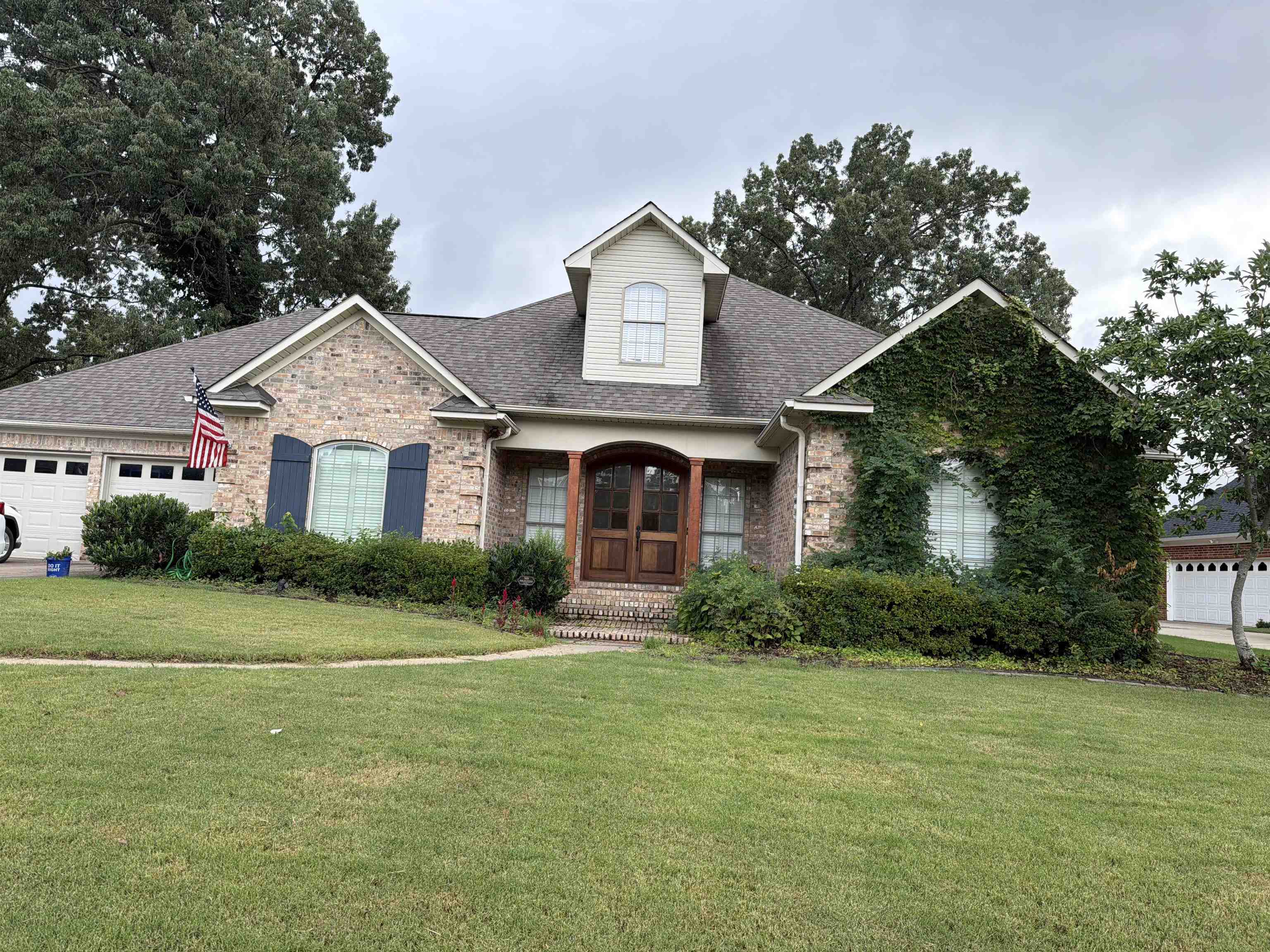 Royal Oaks - Residential