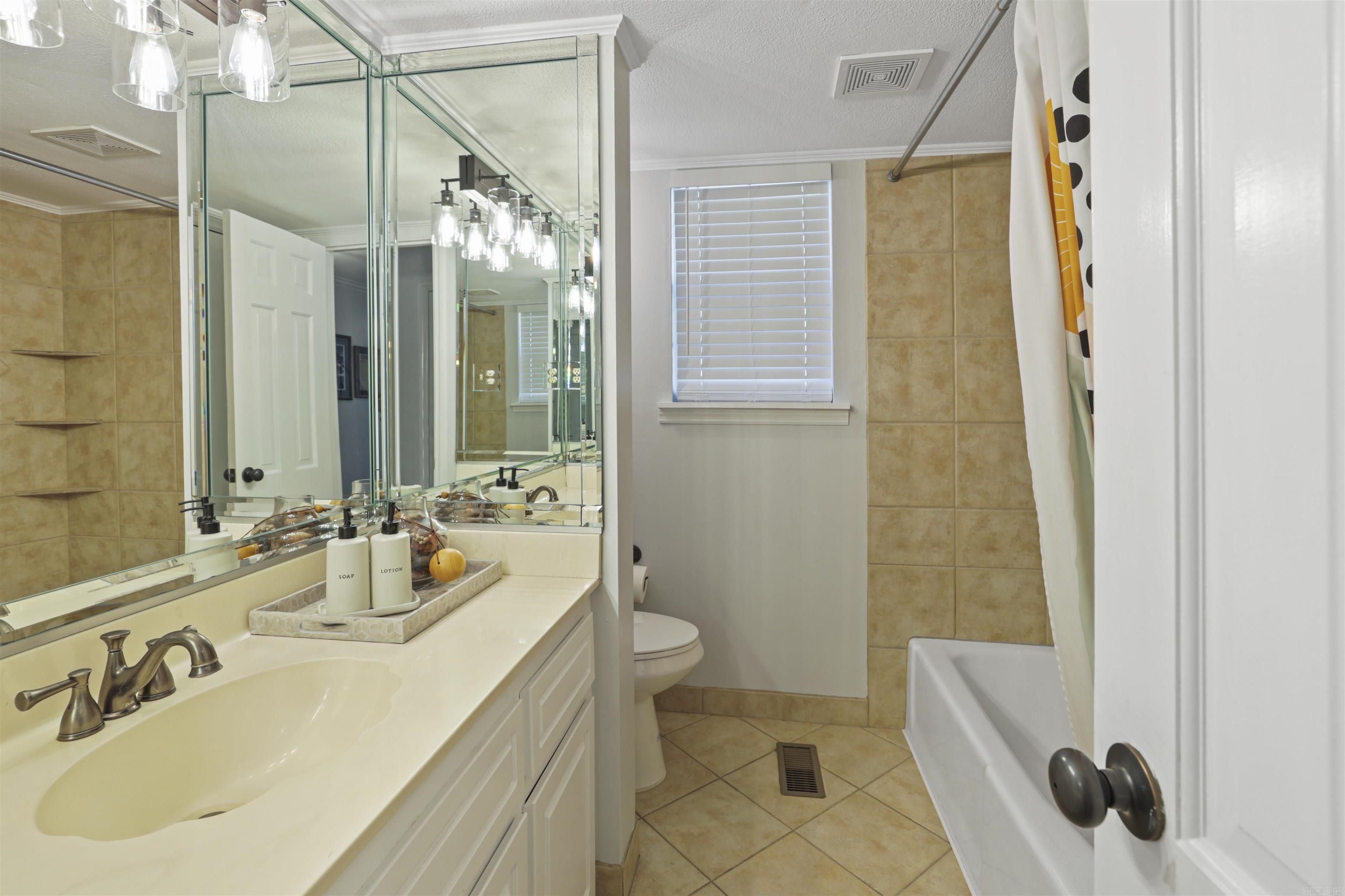 MARLOWE MANOR - Residential