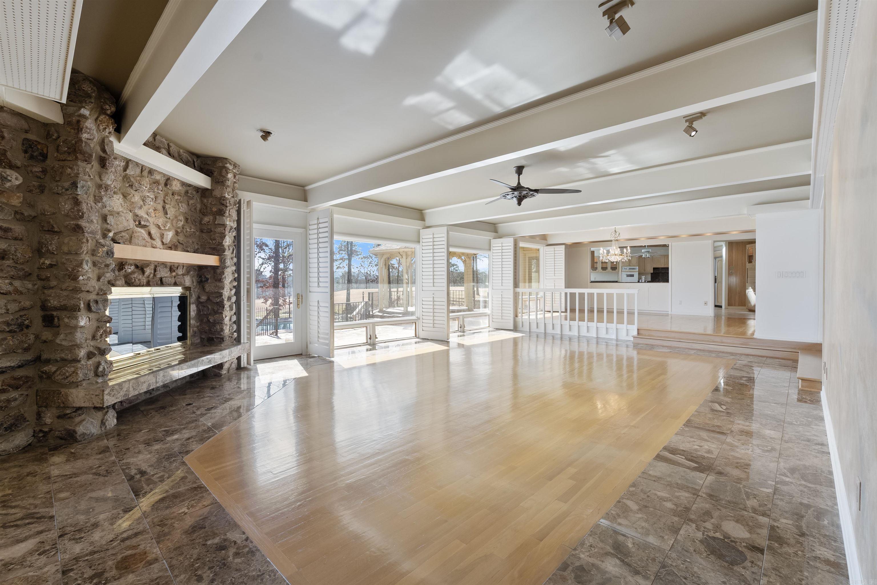 PLEASANT VALLEY - Residential