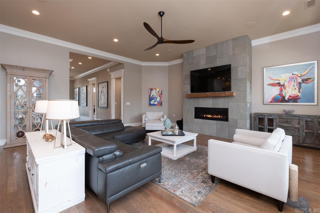 WOODLANDS EDGE - Residential