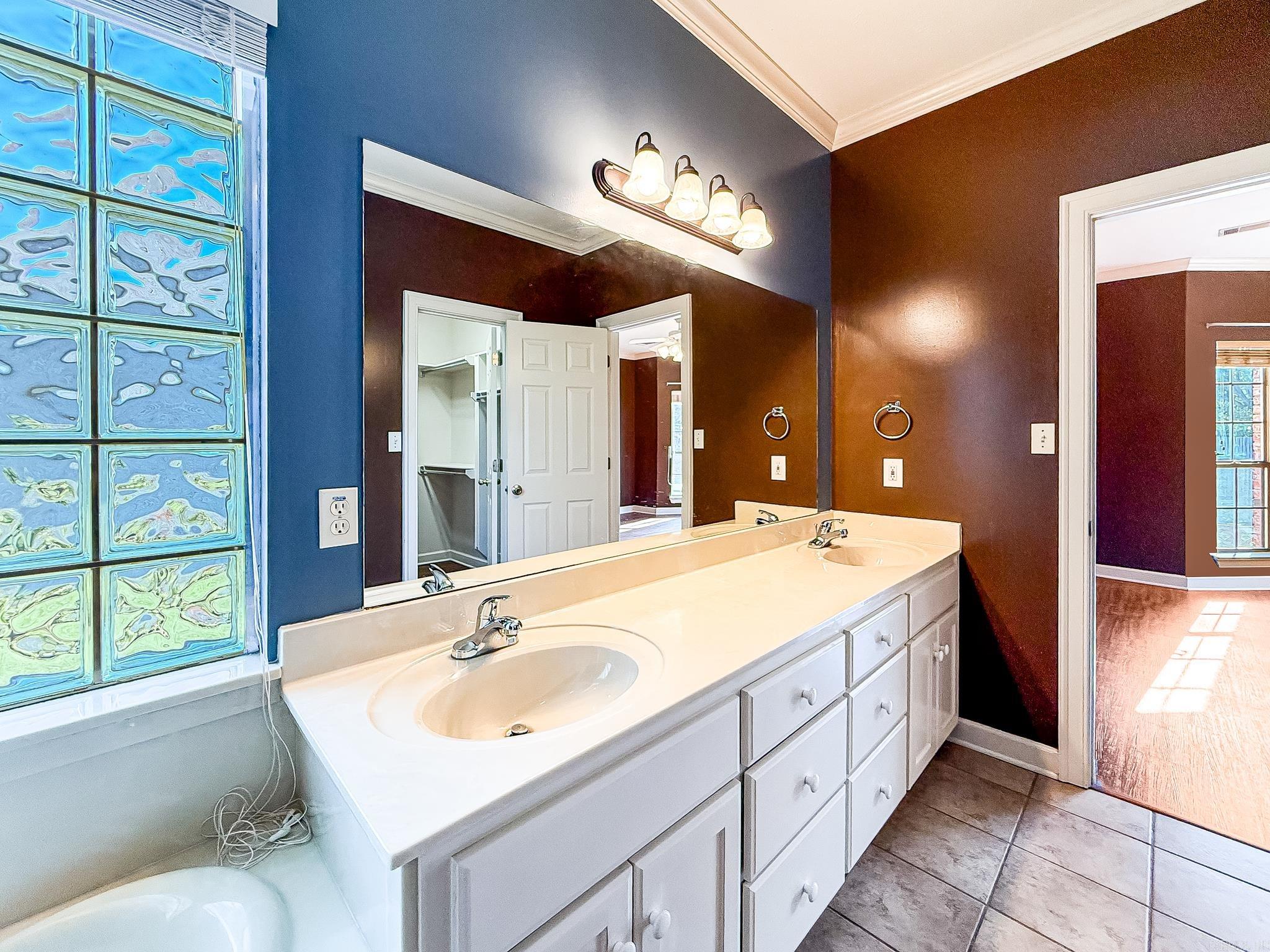 SOUTH WIND - Residential