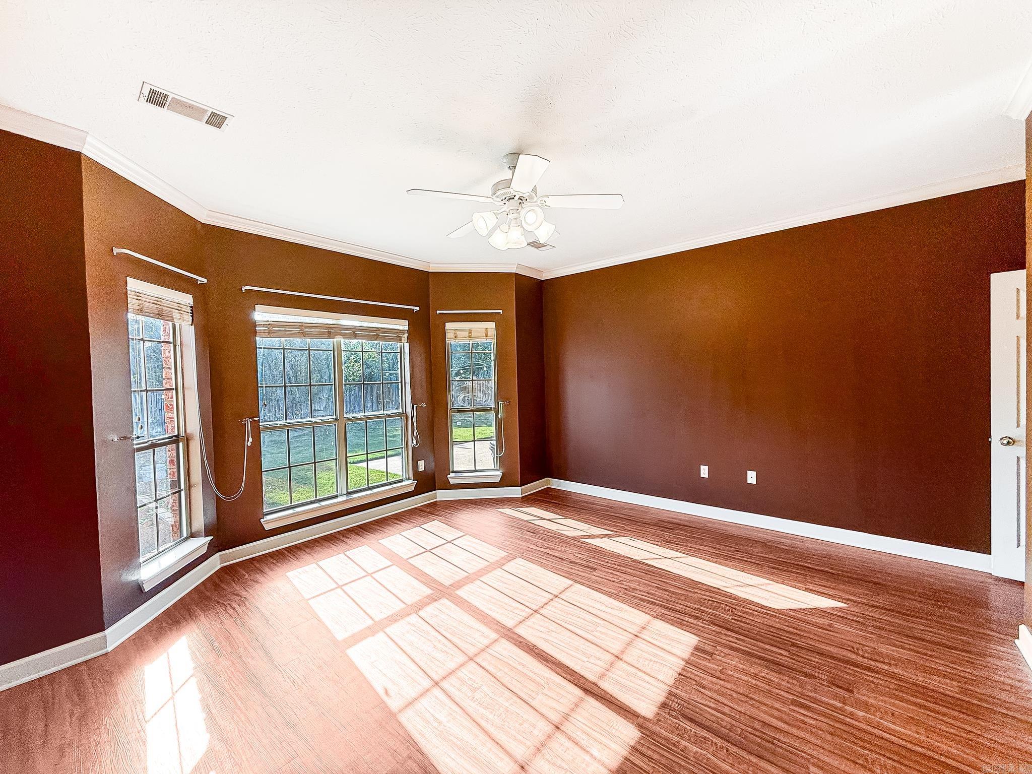 SOUTH WIND - Residential