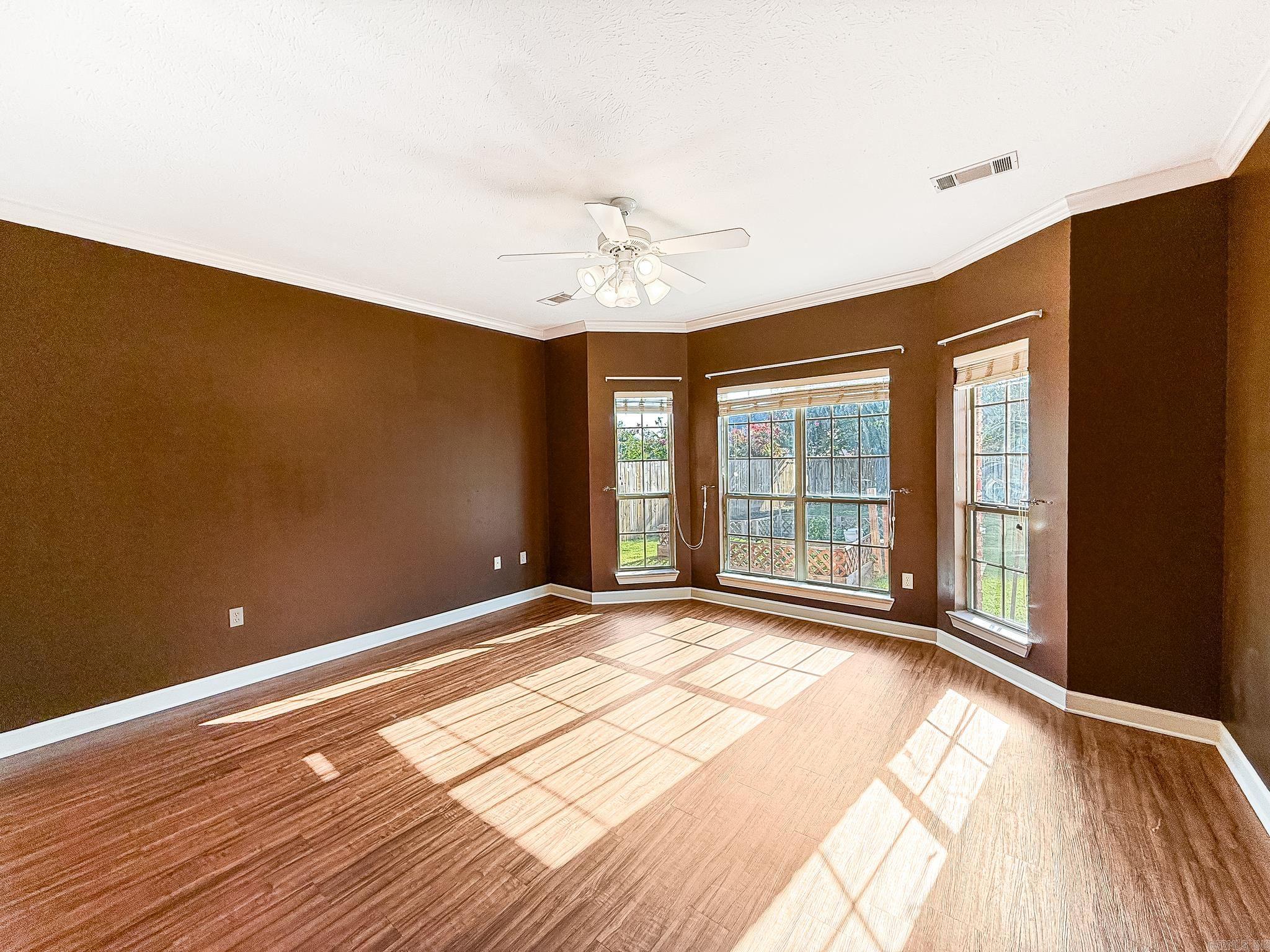SOUTH WIND - Residential