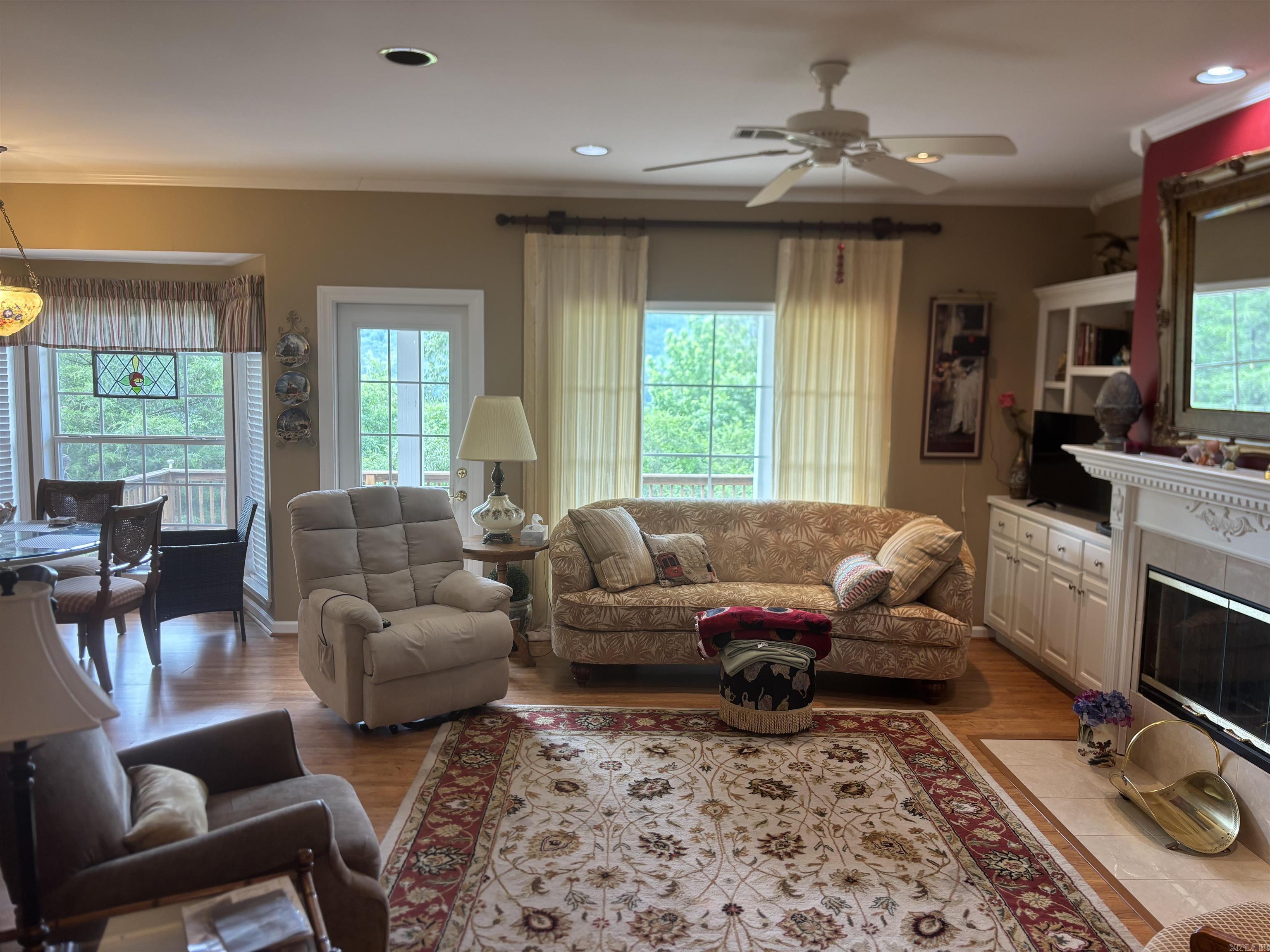 SHIRLEY ORIGINAL - Residential