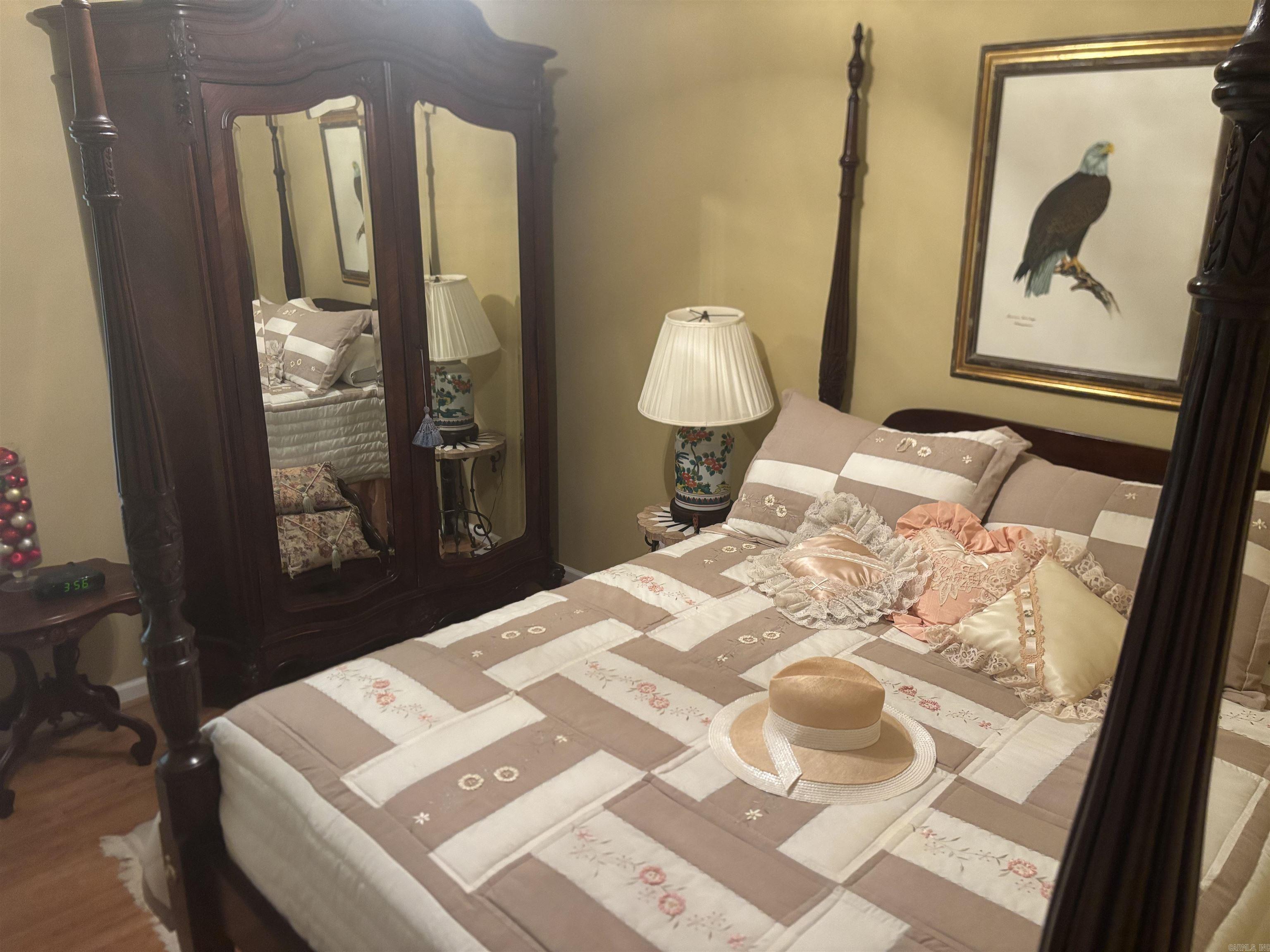 SHIRLEY ORIGINAL - Residential