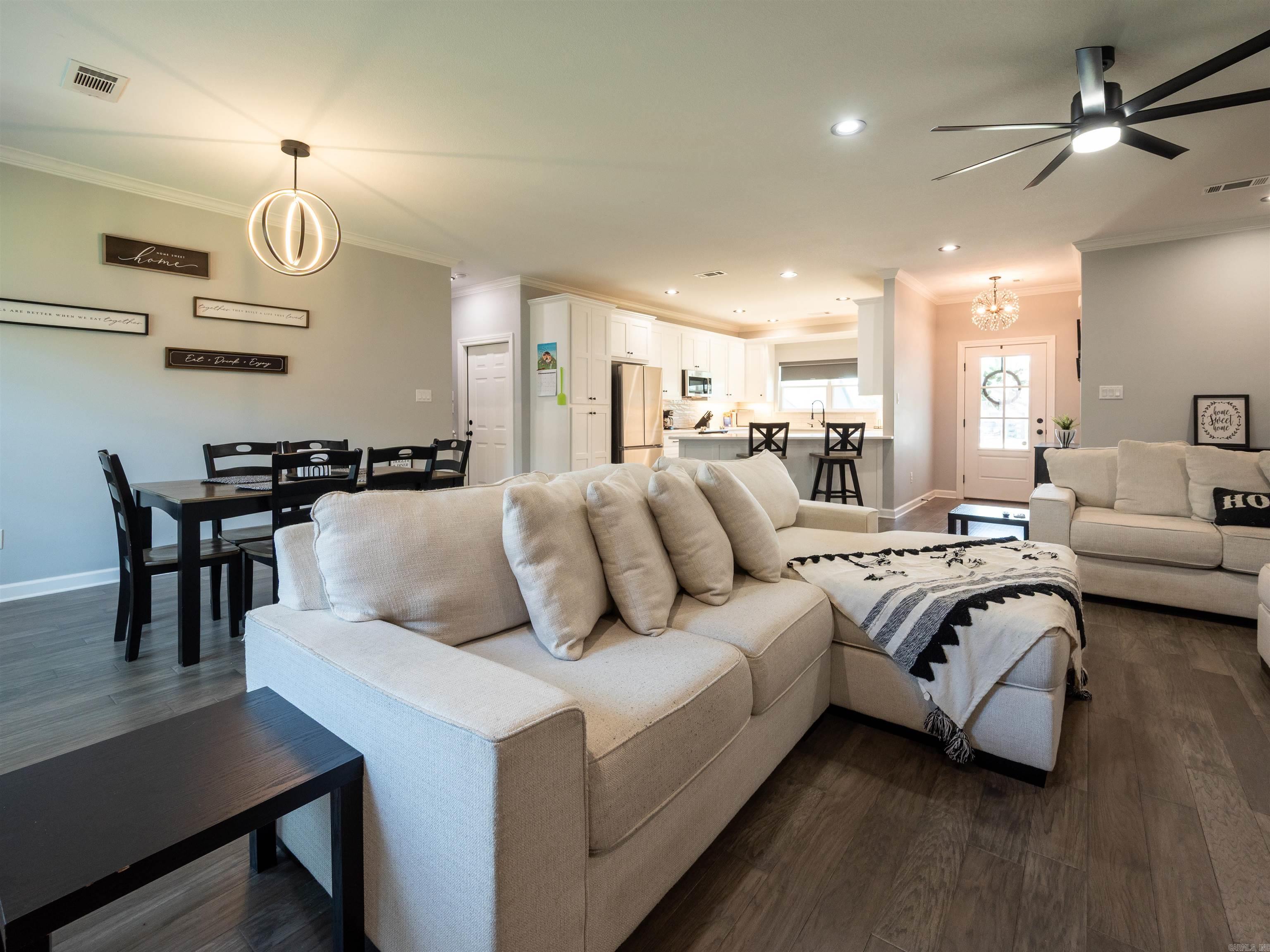 STONEYBROOK - Residential