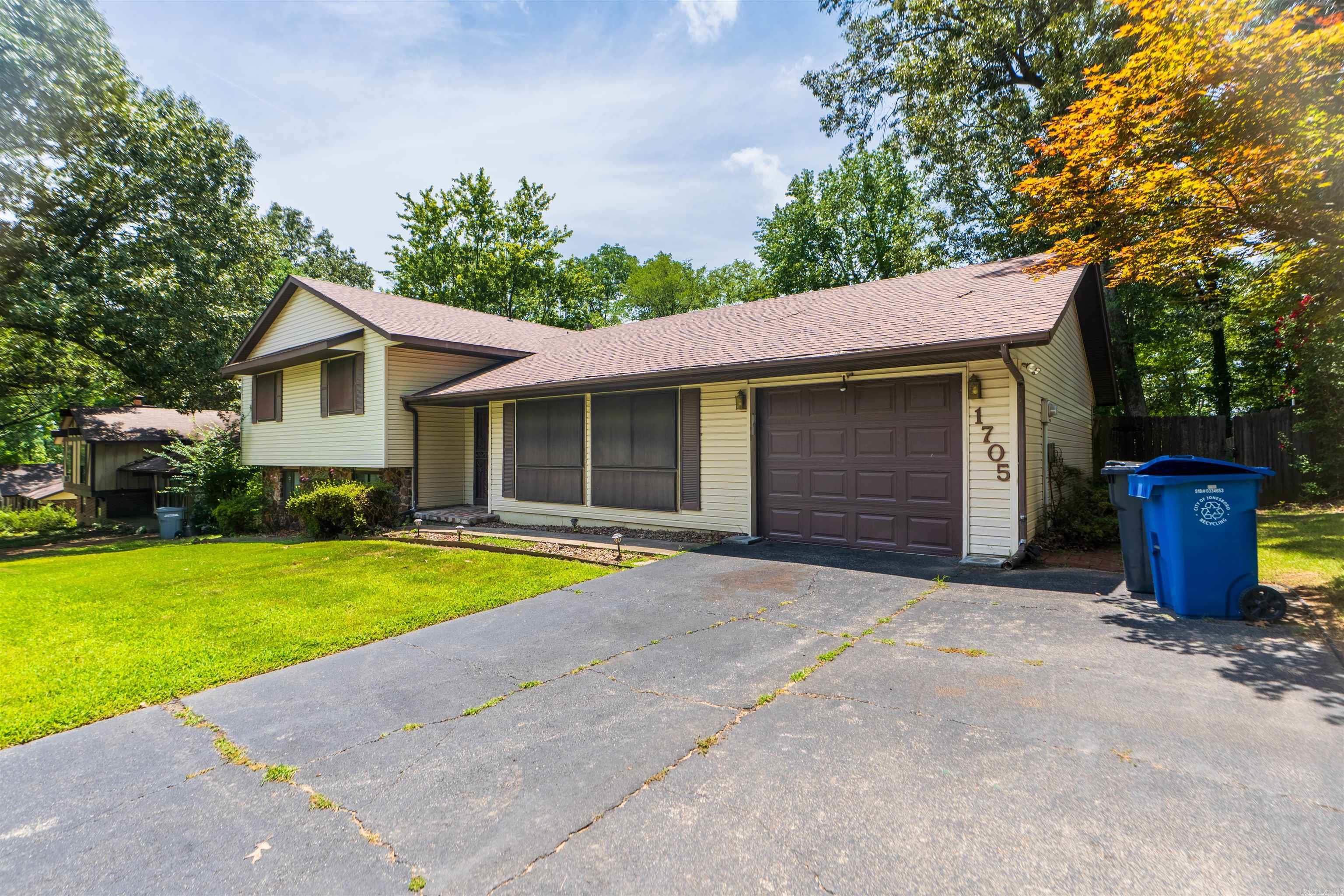 BRIARWOOD - Residential