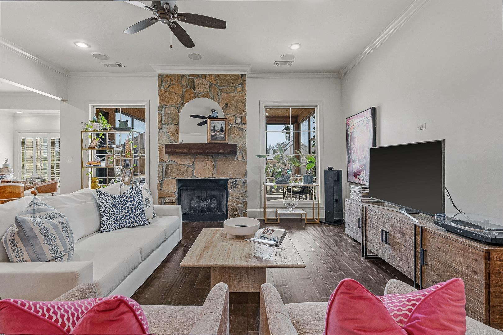 BARRINGTON PARK - Residential