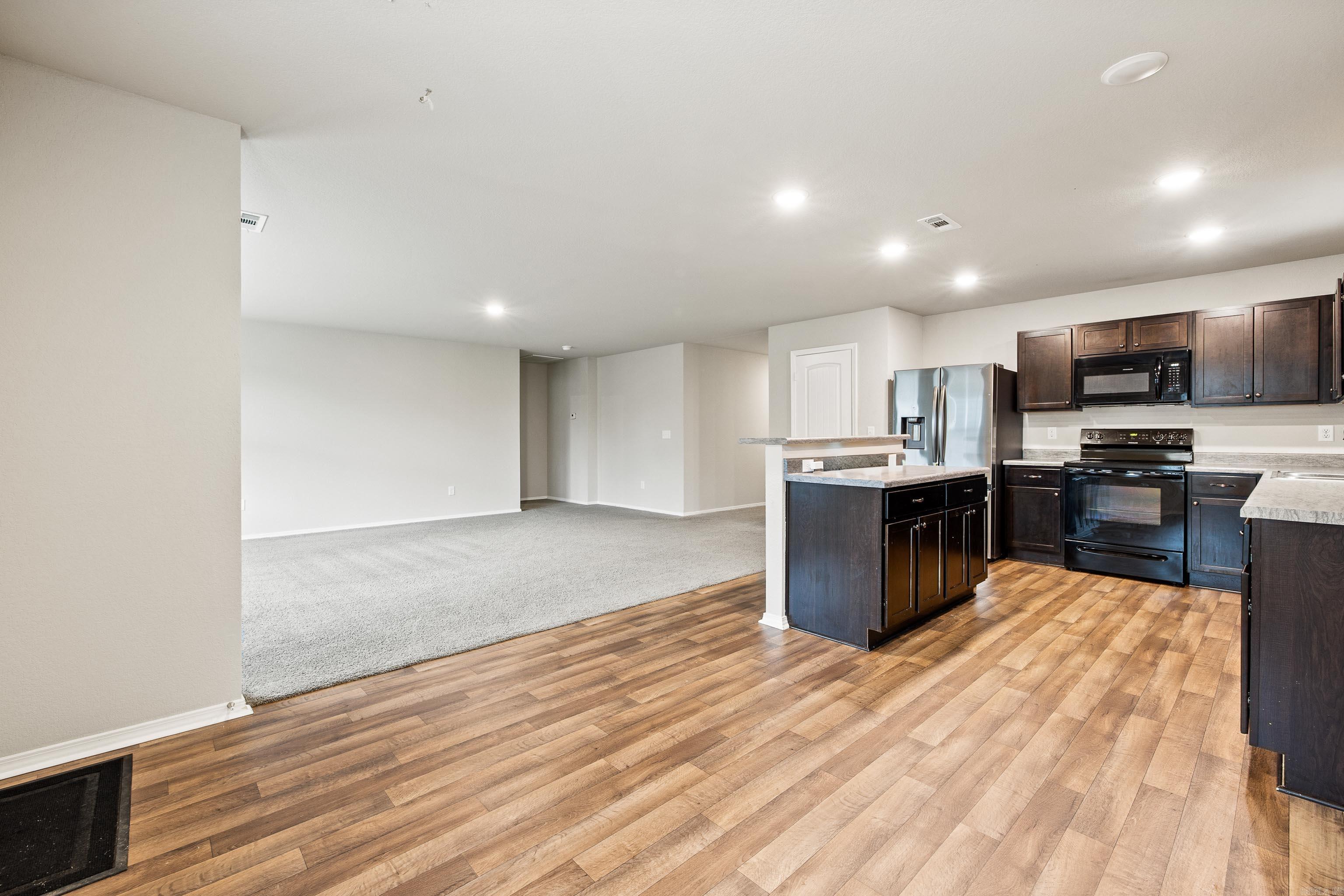 HILLDALE CROSSING - Residential