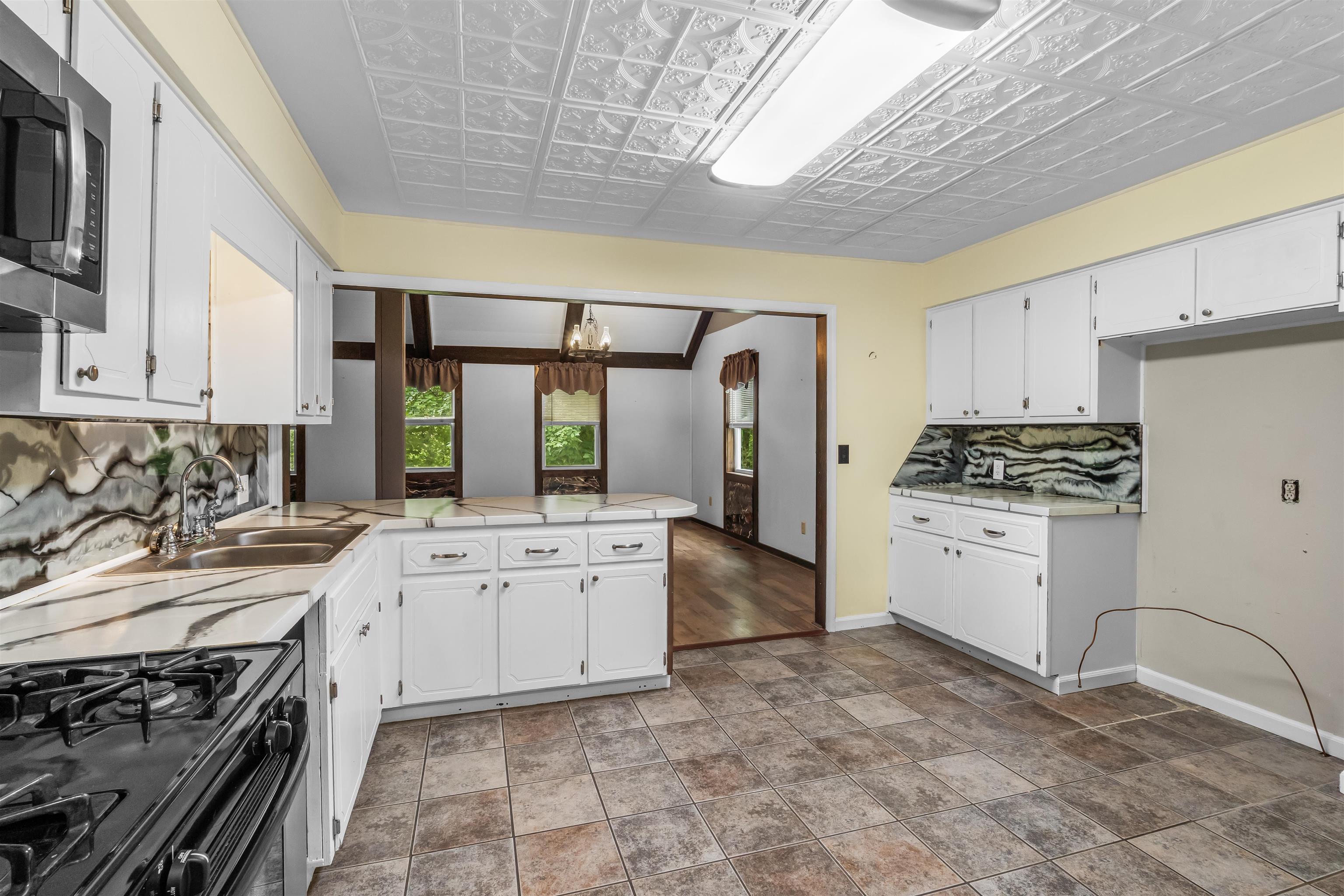 WINDSONG ACRES - Residential