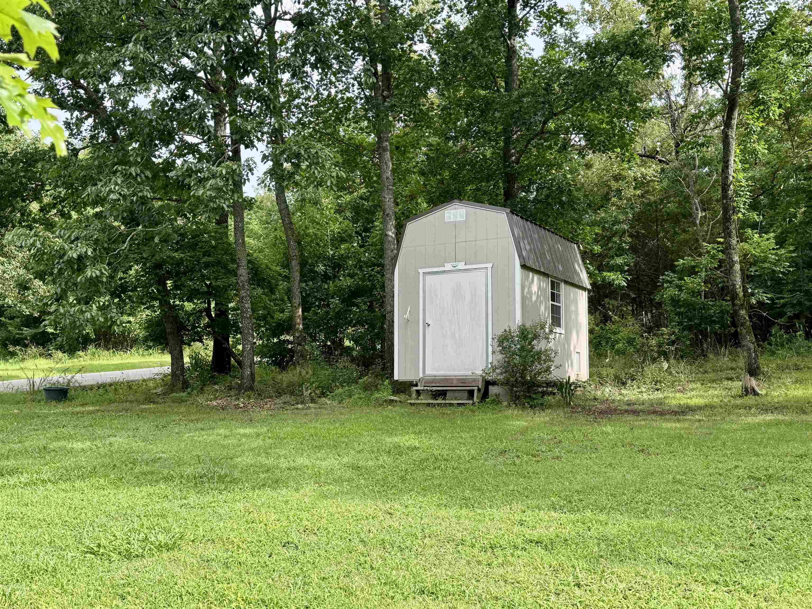 WINDSONG ACRES - Residential