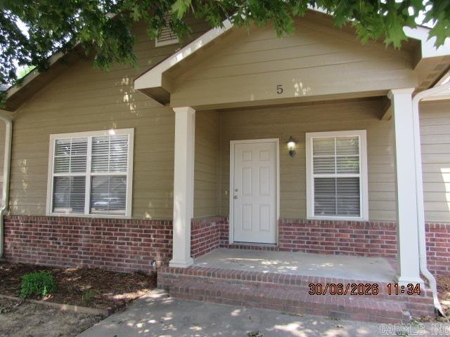 Well maintained 3-bedroom unit located in the highly sought after Stonegate Townhome Complex! This unit is all electric, freshly painted interior, comes with all kitchen appliances including refrigerator, washer & dryer, 2-inch blinds throughout, covered rear patio, stained concrete floors throughout, and more! Lawn Care Included. Available Now! No Pets Allowed! ***PLEASE NOTE WE DO NOT ADVERTISE ON CRAIGSLIST OR FACEBOOK MARKETPLACE. ANY LISTING OF OURS SEEN IS A SCAM!!!*