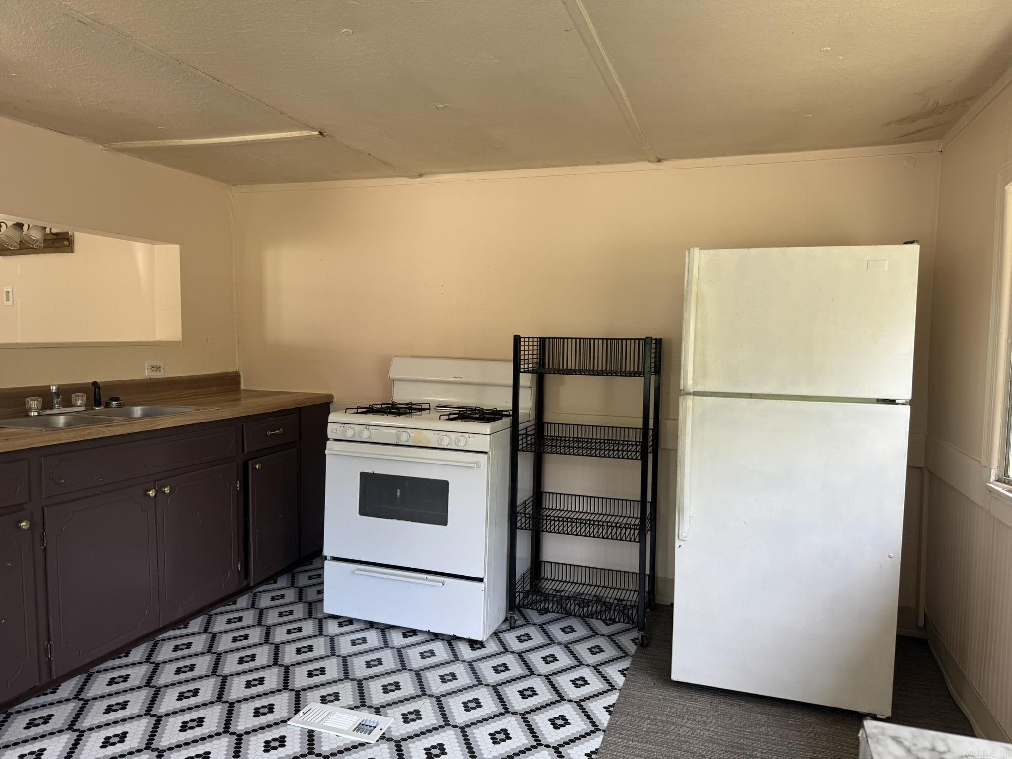 Not in Subdivision - Residential Lease