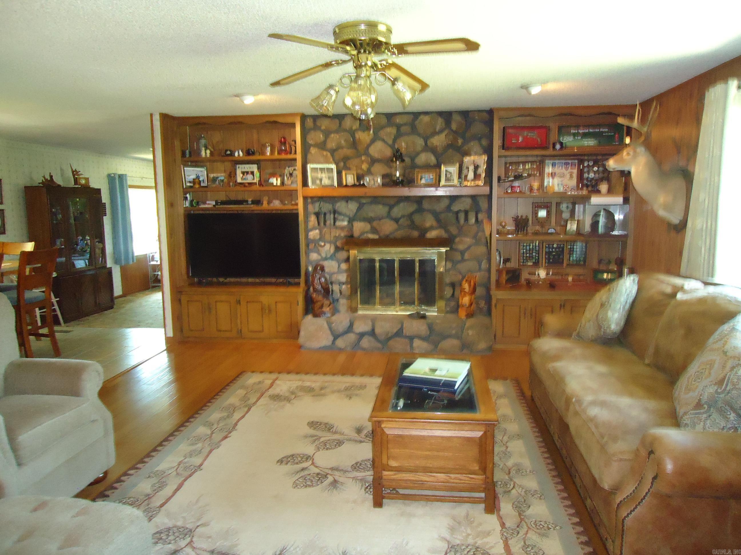 NORTH MOORE ESTATES - Residential