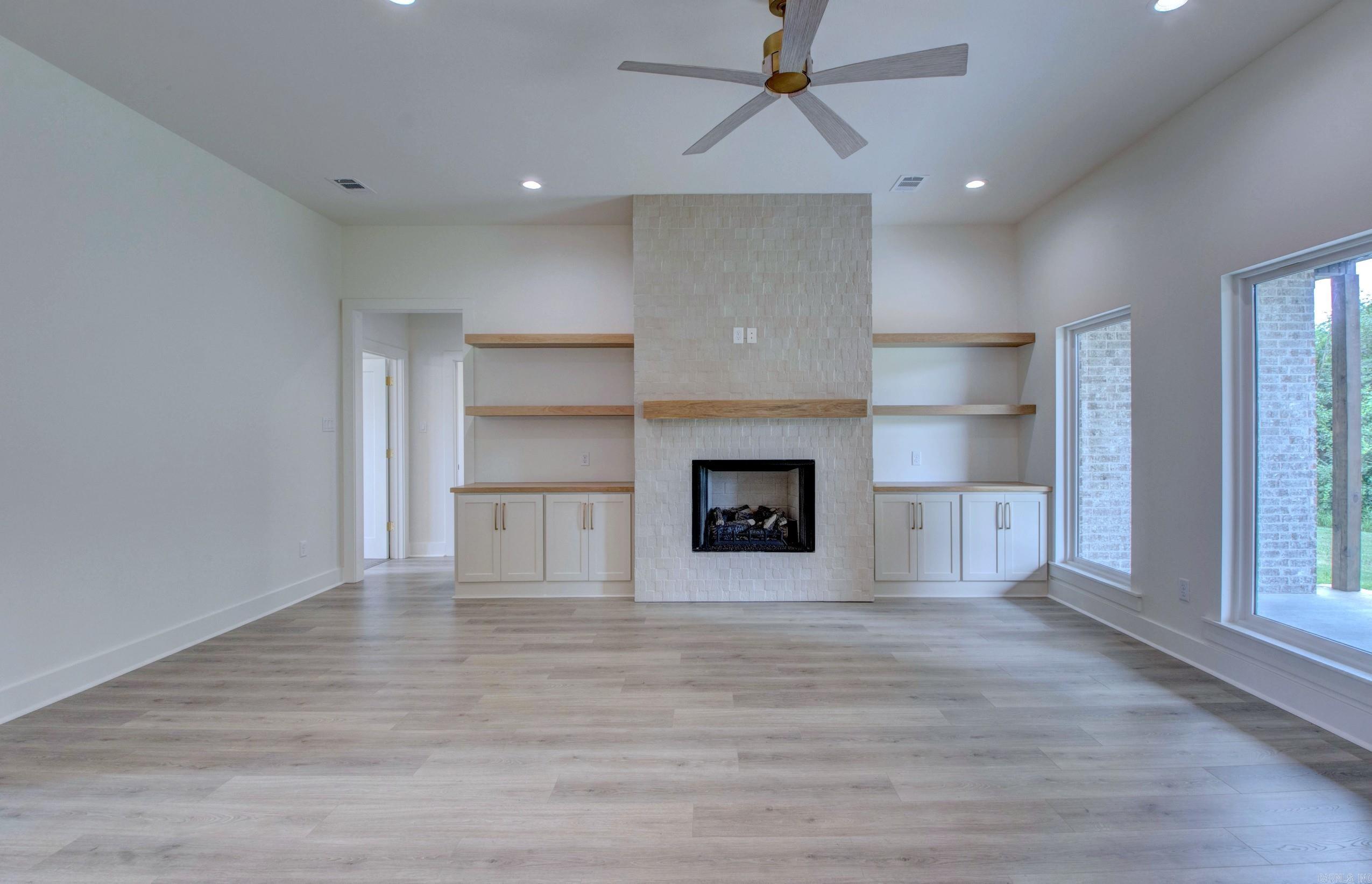 WINDRIDGE ESTATES PHASE 1 - Residential