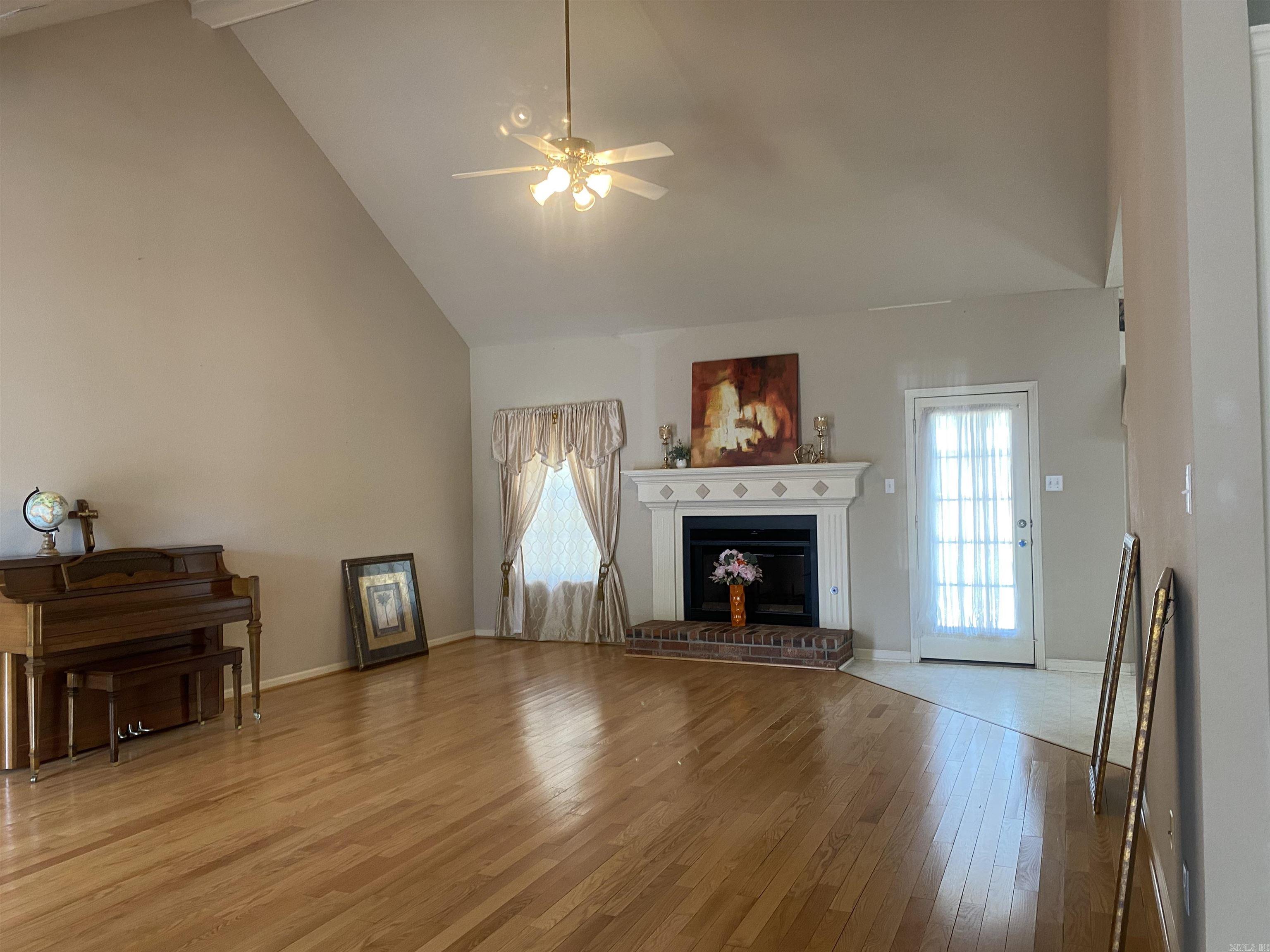LEXINGTON PARK - Residential