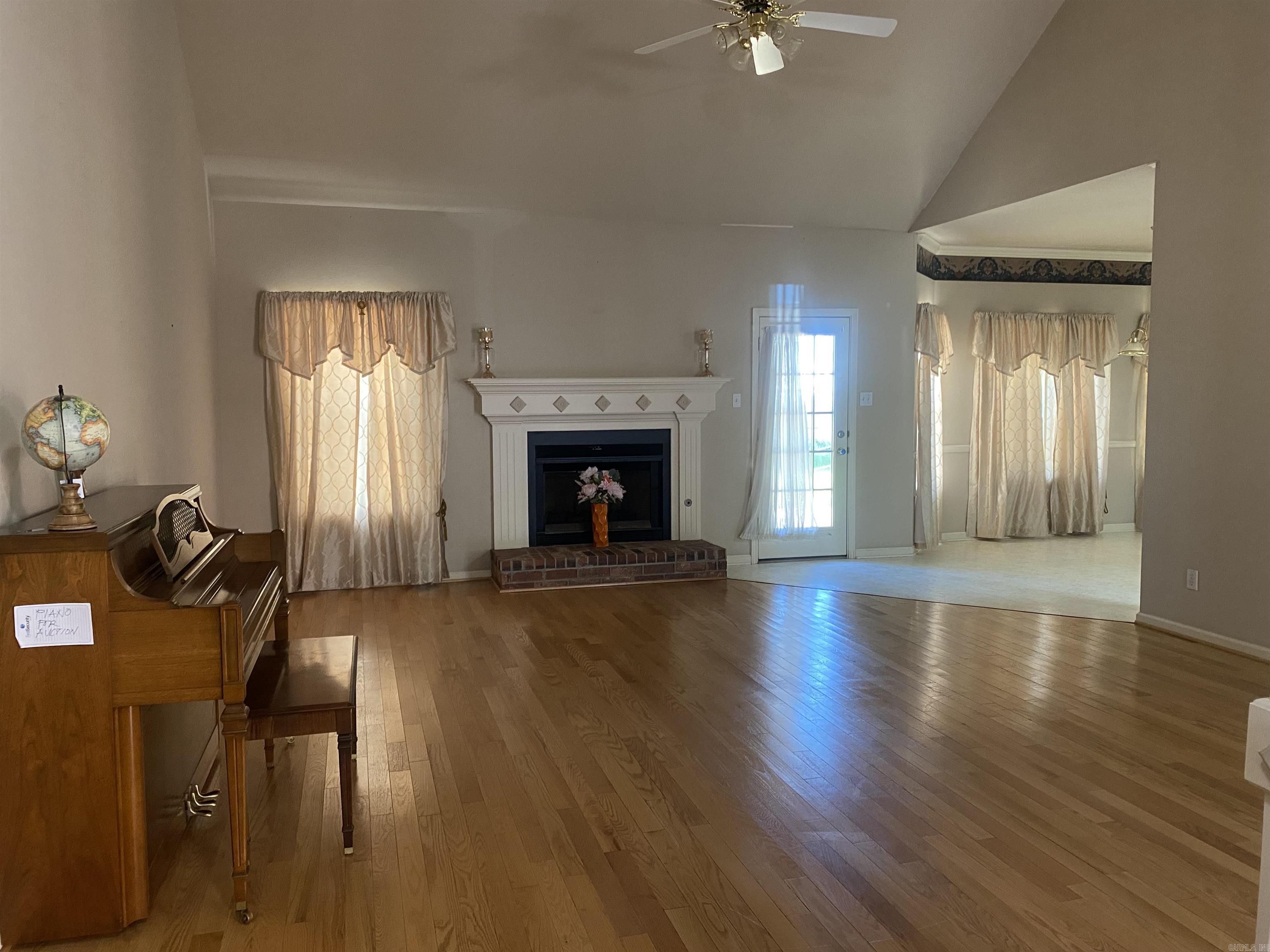 LEXINGTON PARK - Residential
