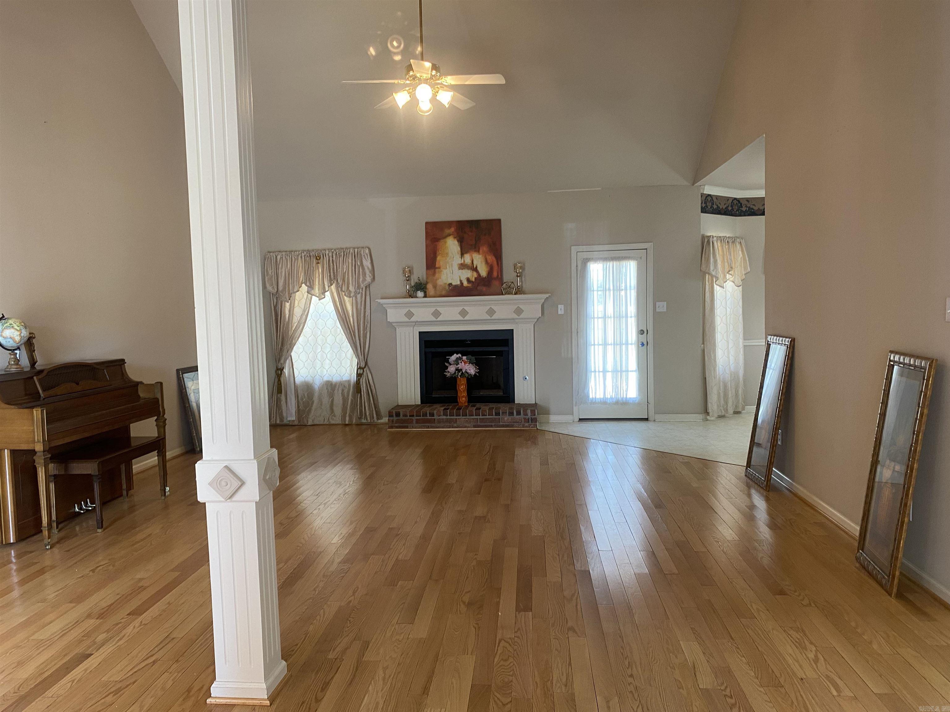 LEXINGTON PARK - Residential