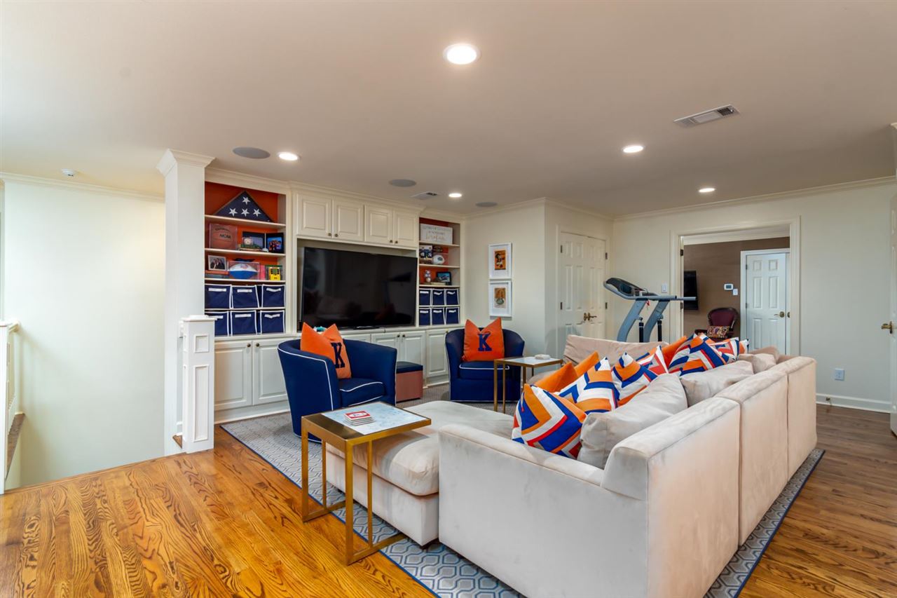 HICKORY CREEK - Residential