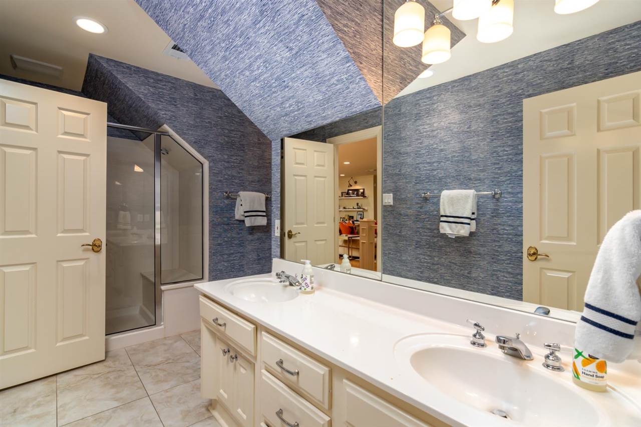 HICKORY CREEK - Residential