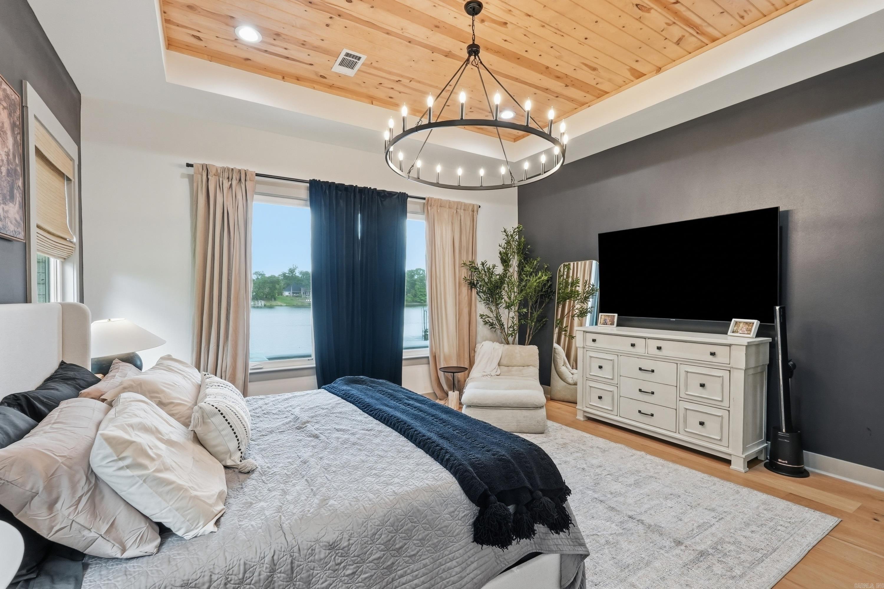 THE POINTE HURRICANE ESTATES - Residential