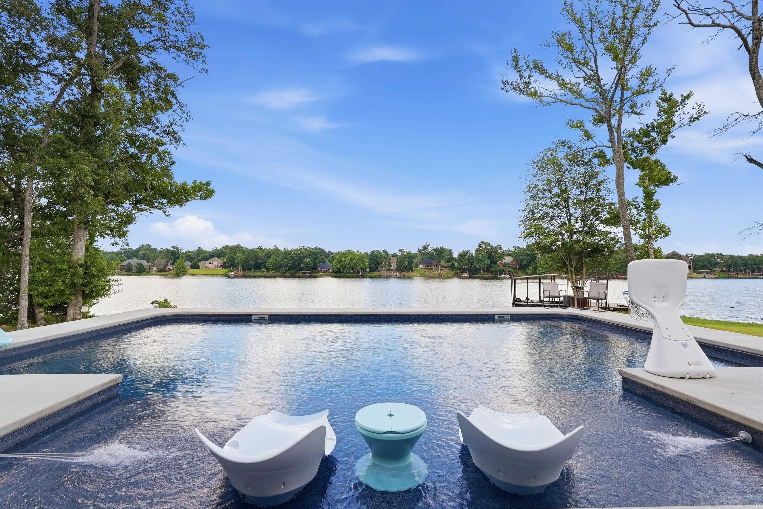 THE POINTE HURRICANE ESTATES - Residential