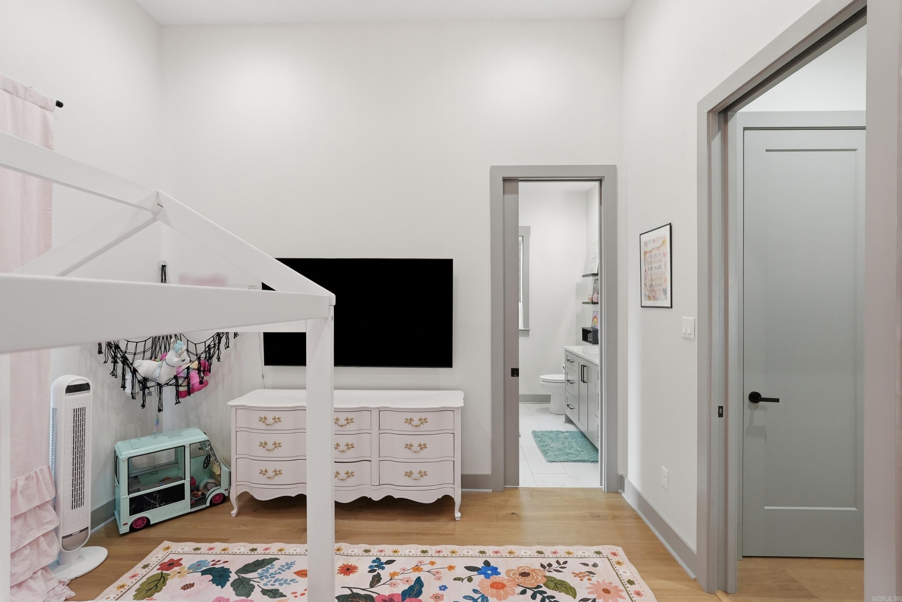 THE POINTE HURRICANE ESTATES - Residential