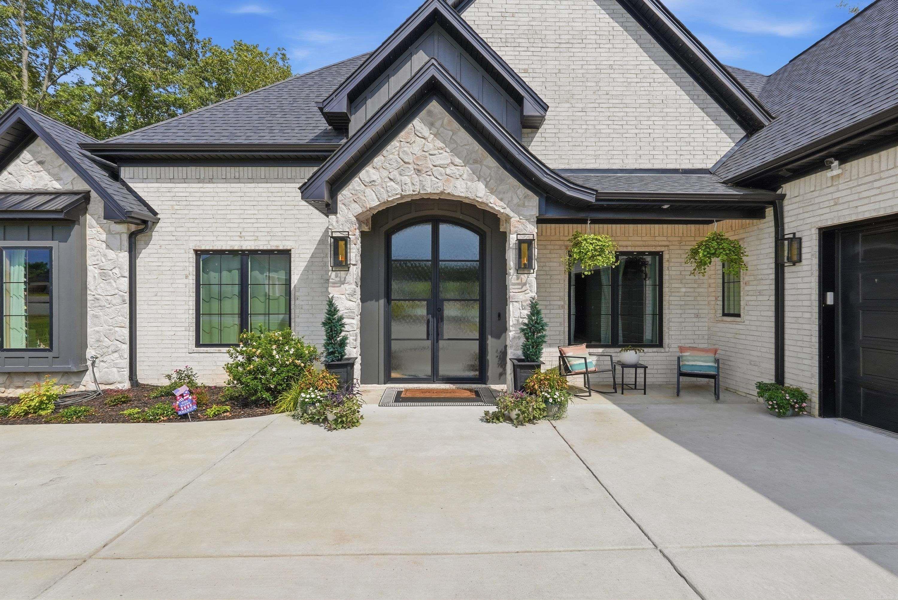 THE POINTE HURRICANE ESTATES - Residential