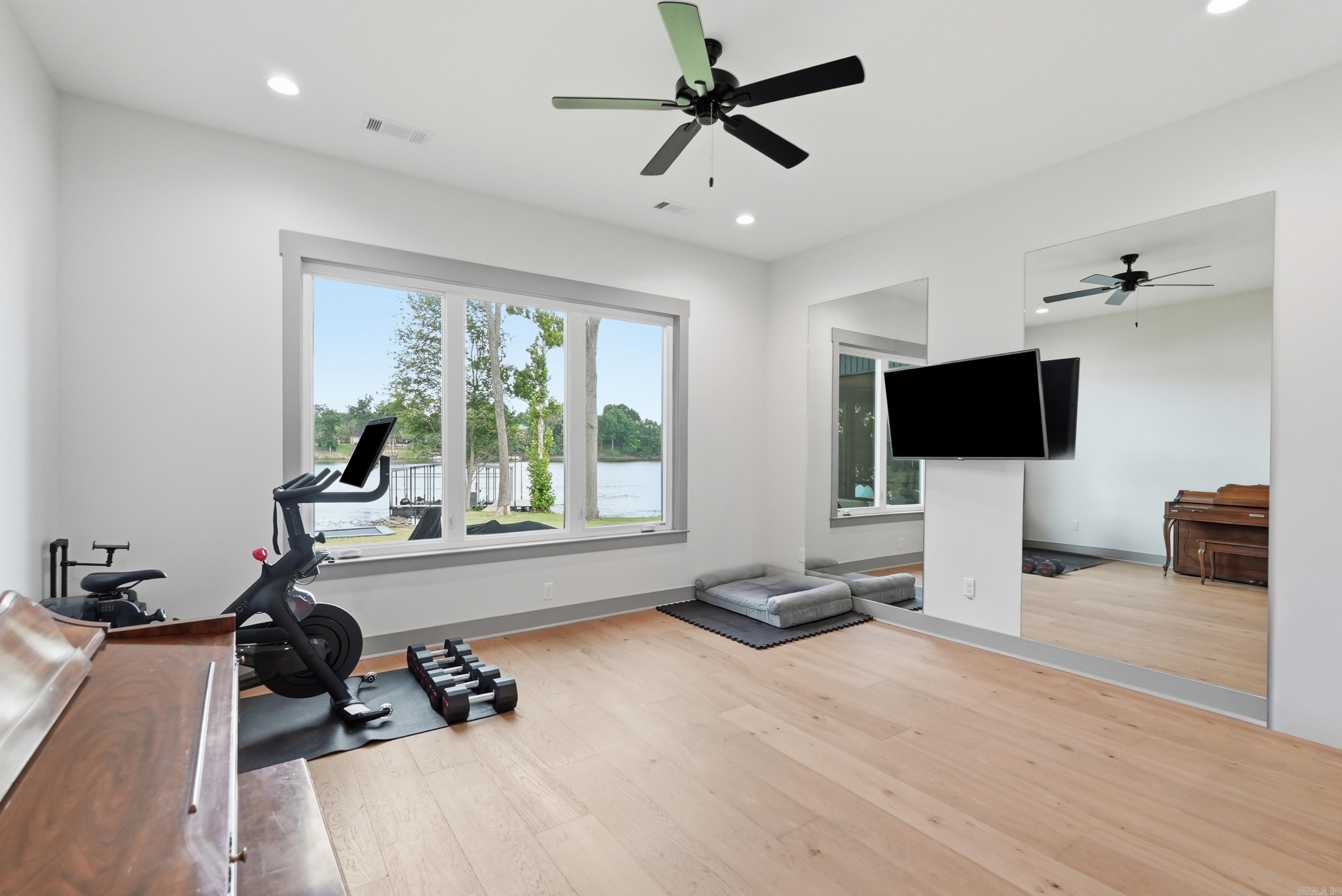 THE POINTE HURRICANE ESTATES - Residential