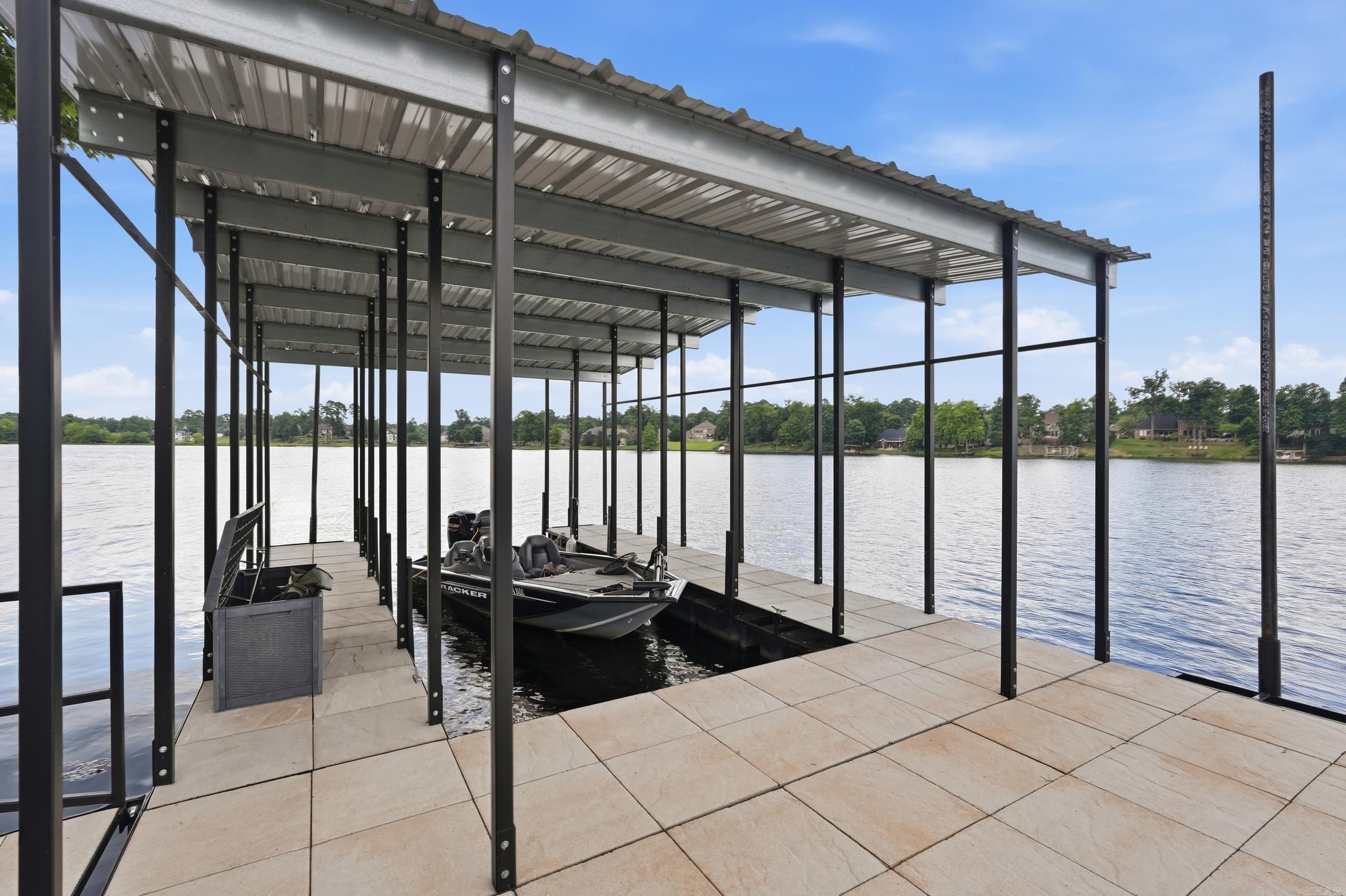 THE POINTE HURRICANE ESTATES - Residential
