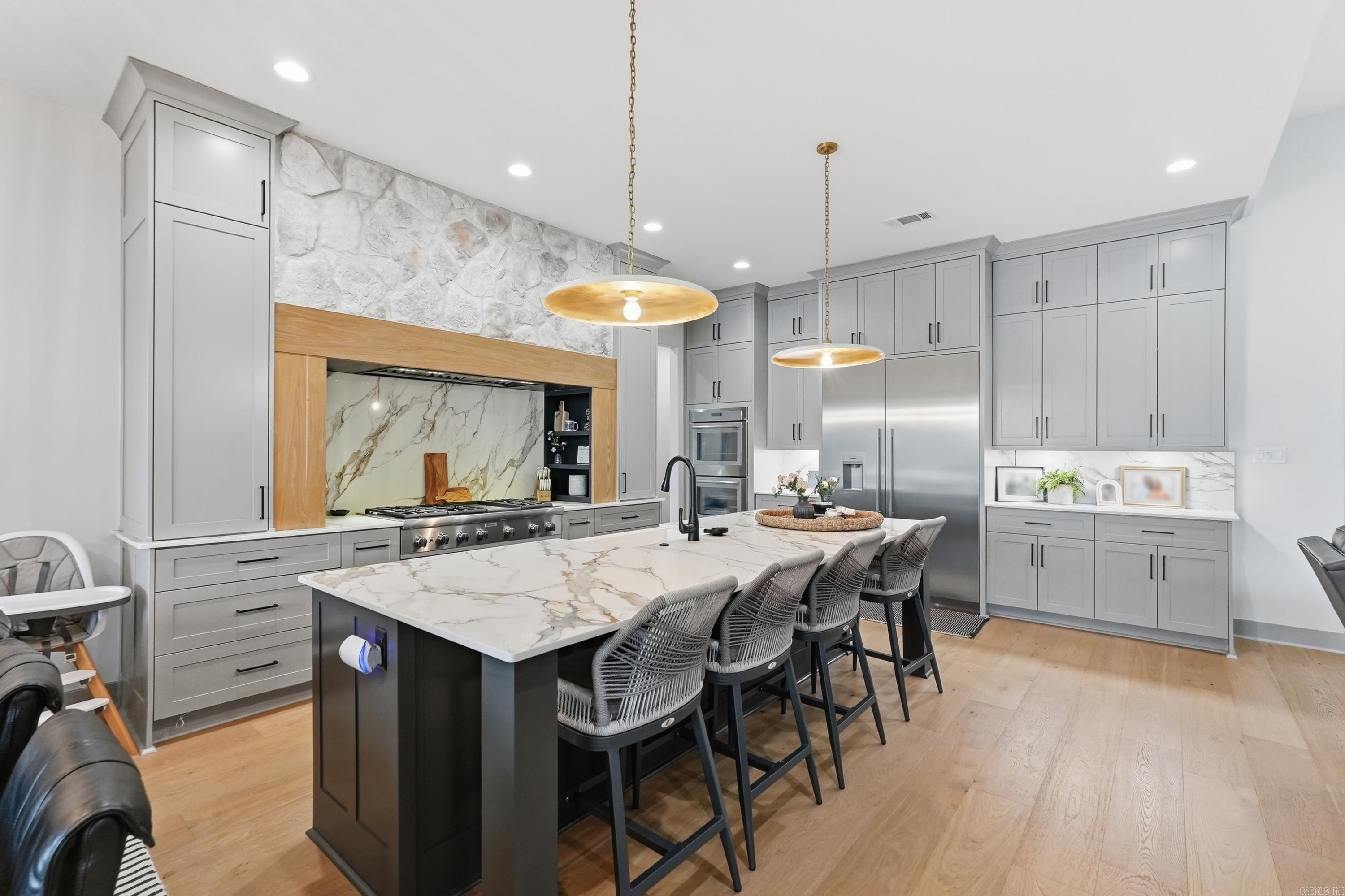 THE POINTE HURRICANE ESTATES - Residential