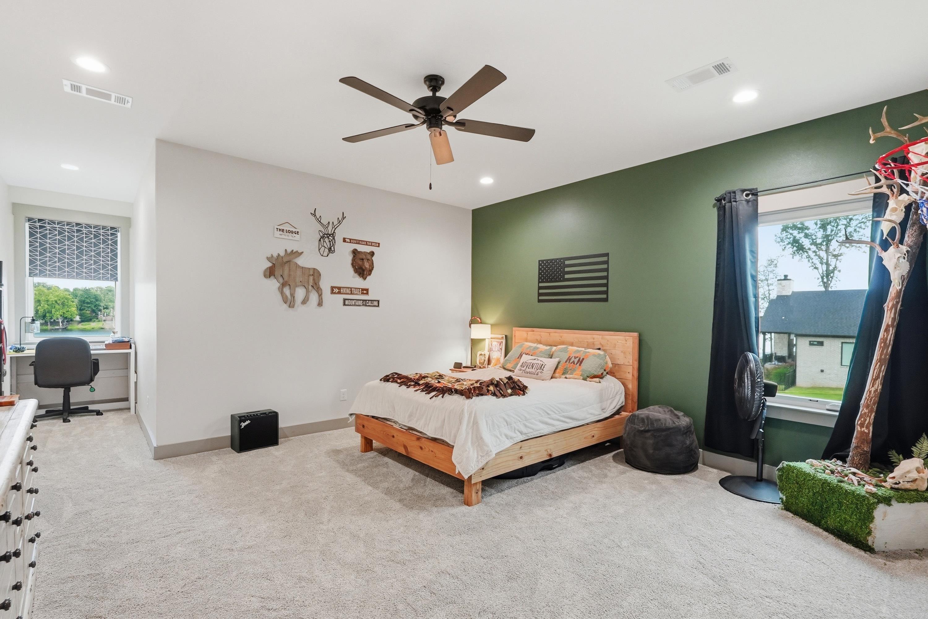 THE POINTE HURRICANE ESTATES - Residential