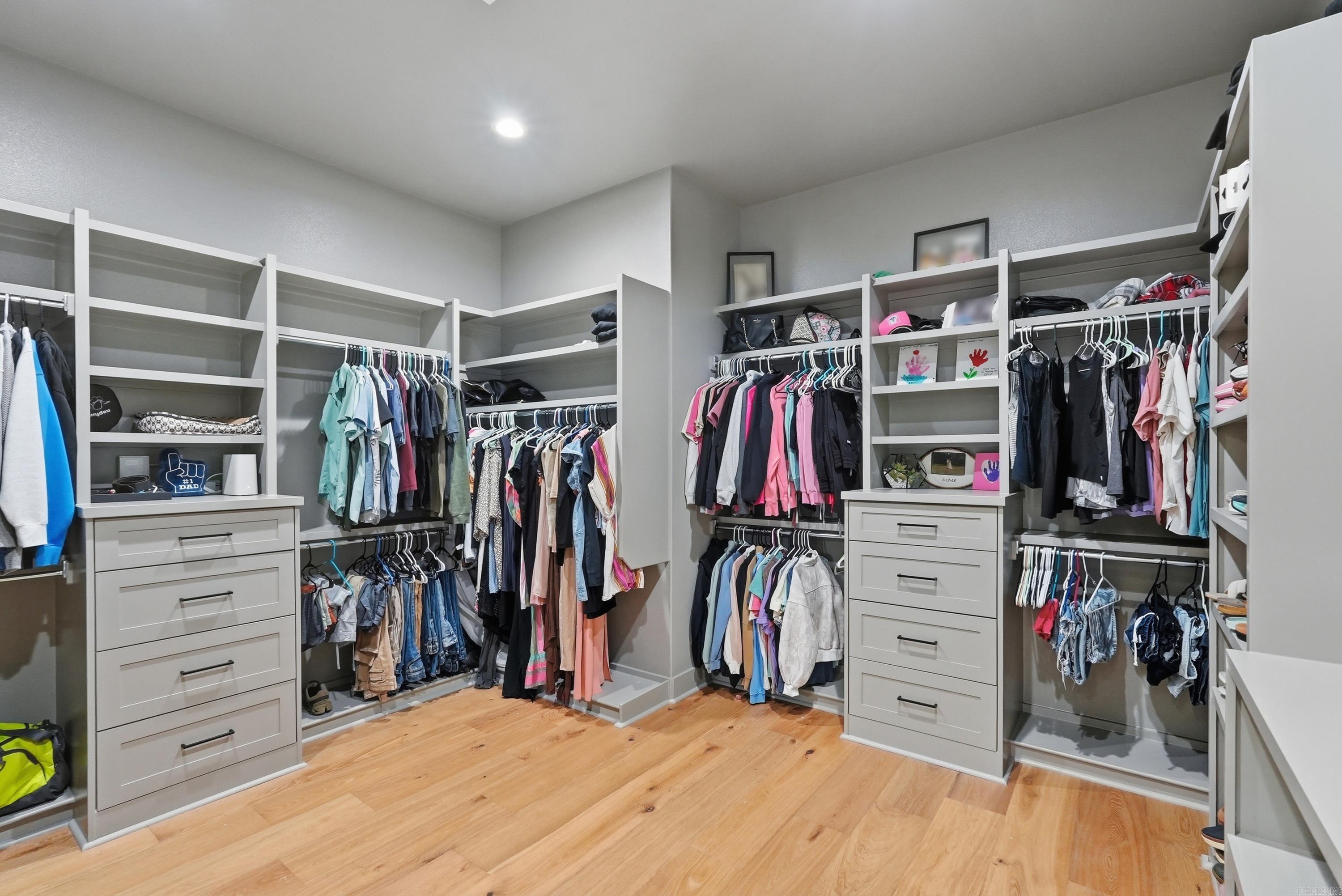 THE POINTE HURRICANE ESTATES - Residential