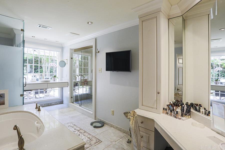 NEWTONS - Residential