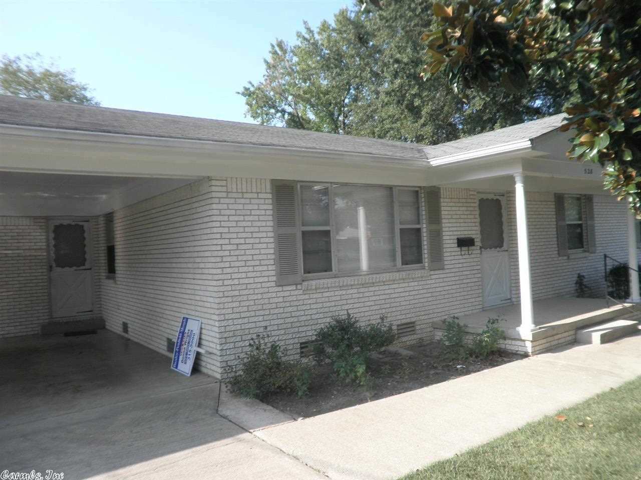 GREAT STARTER HOME IN AN ESTABLISHED NEIGHBORHOOD. LARGE CORNER LOT, WITH STORAGE BUILDING AND A COVERED (16X20)  PATIO. EASY ACCESS TO I-30 AND SHOPPING.