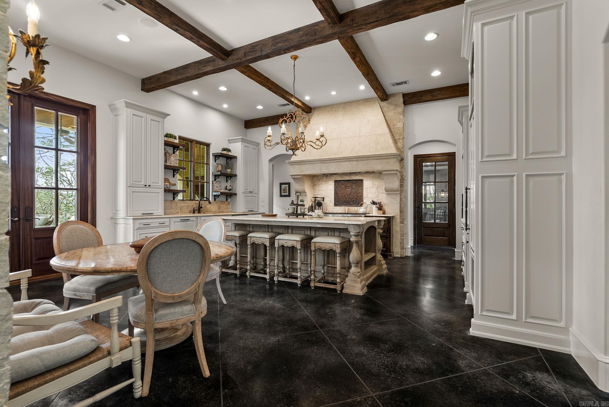 CHENAL DOWNS - Residential