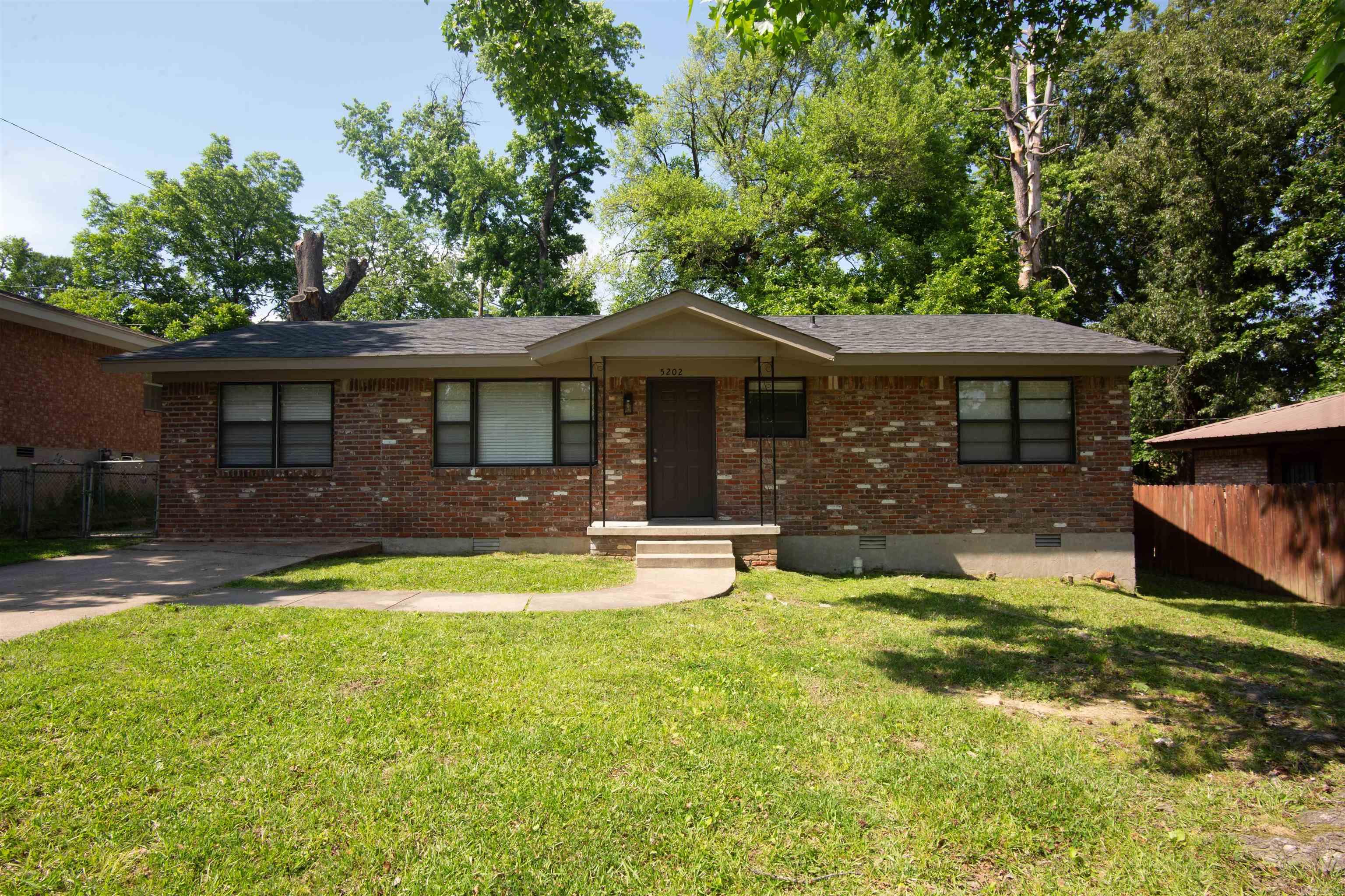 WAKEFIELD VILLAGE - Residential