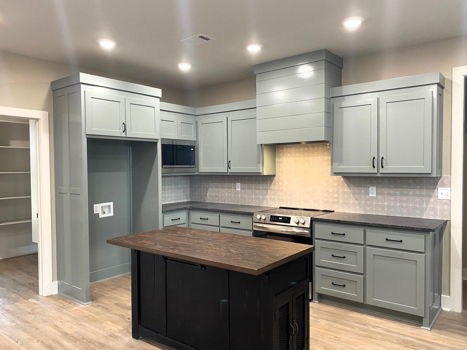 HIDDEN VALLEY ESTATES - Residential