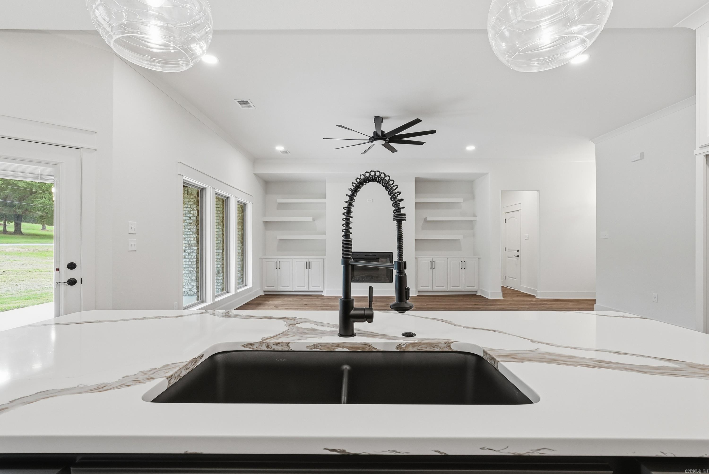 SUNSET LANDING - Residential