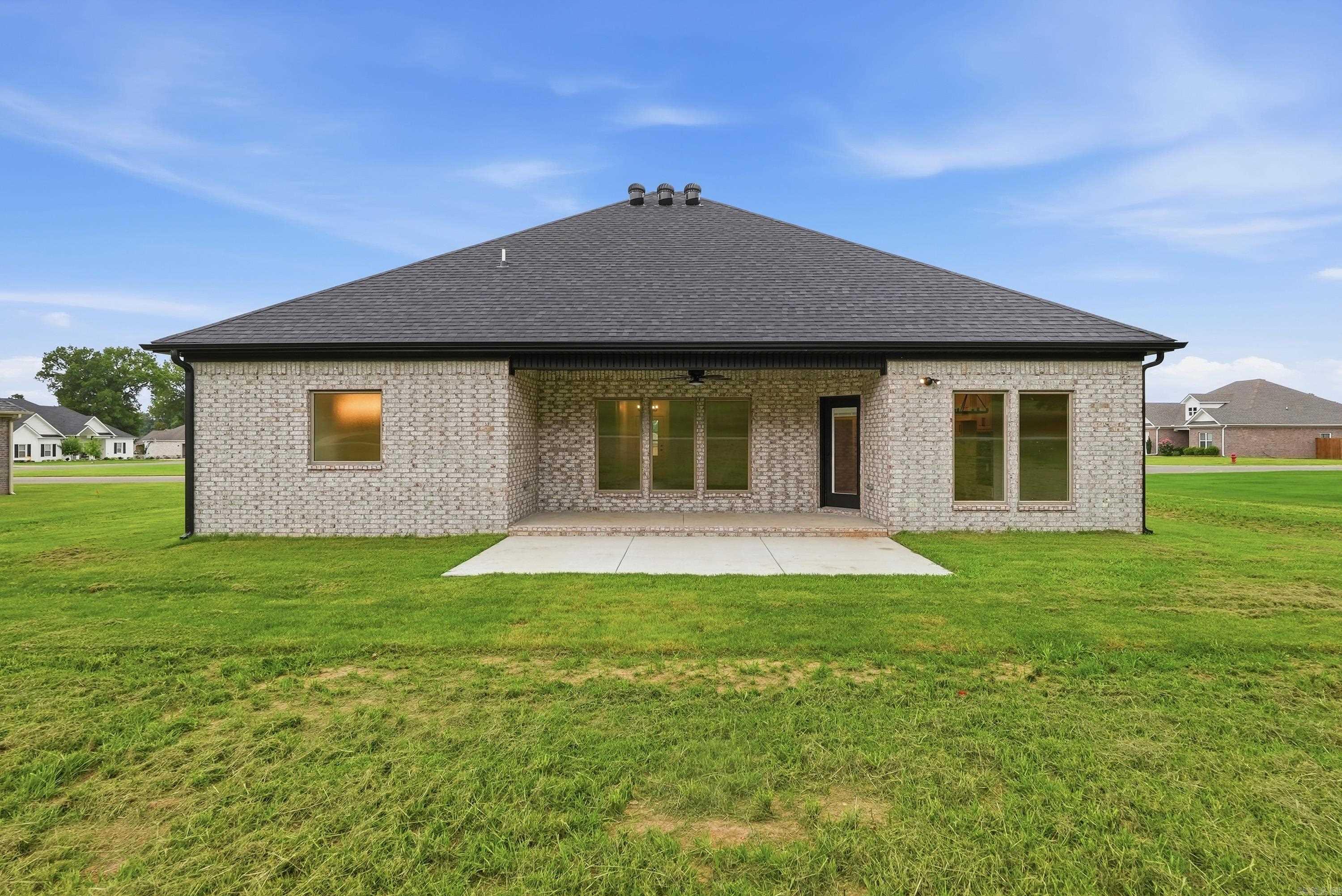 SUNSET LANDING - Residential