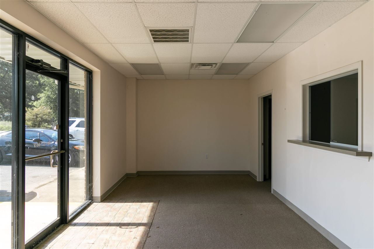Olympia - Commercial Sale