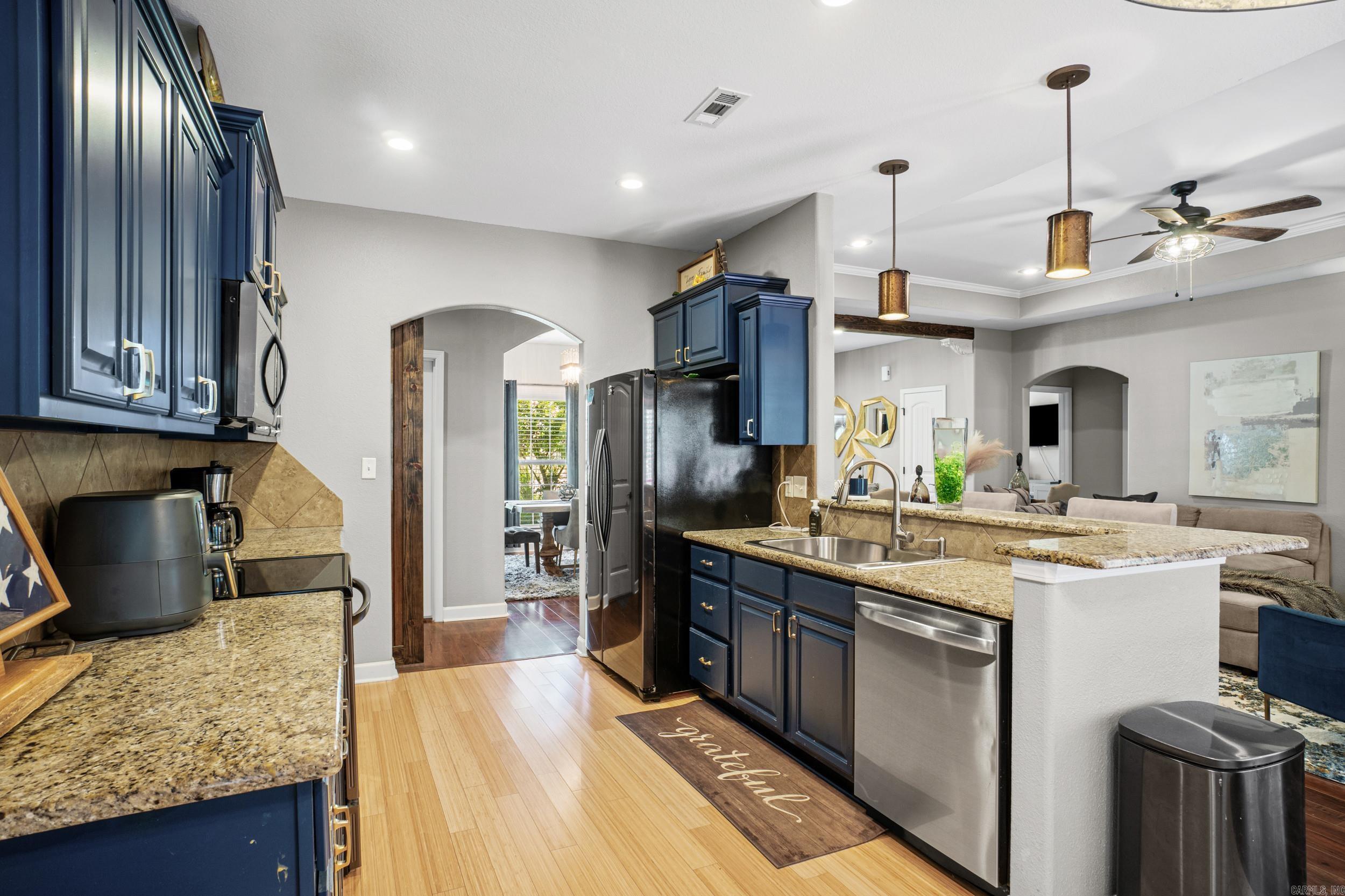 EMERALD MOUNTAIN - Residential