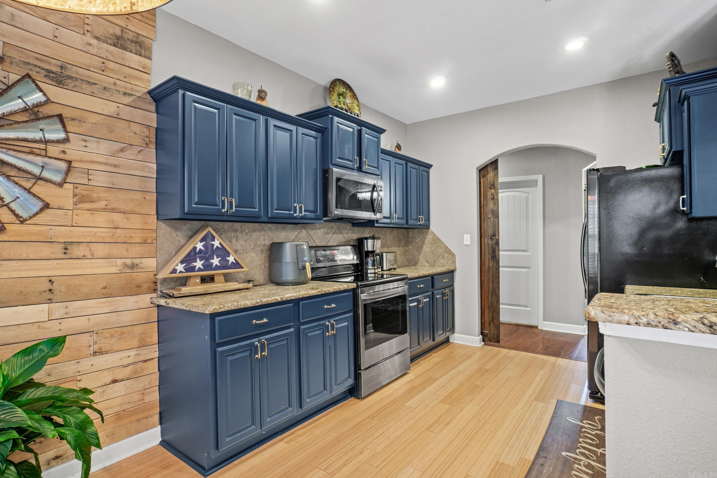 EMERALD MOUNTAIN - Residential