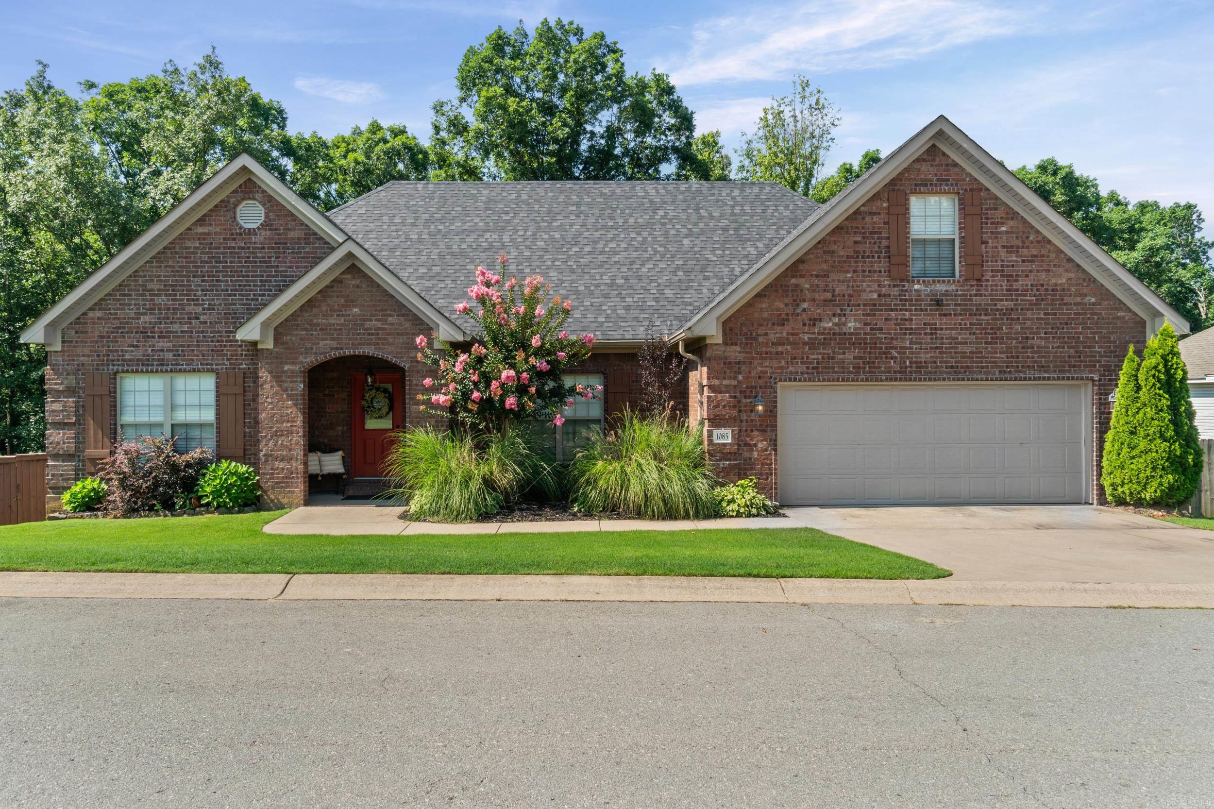 EMERALD MOUNTAIN - Residential